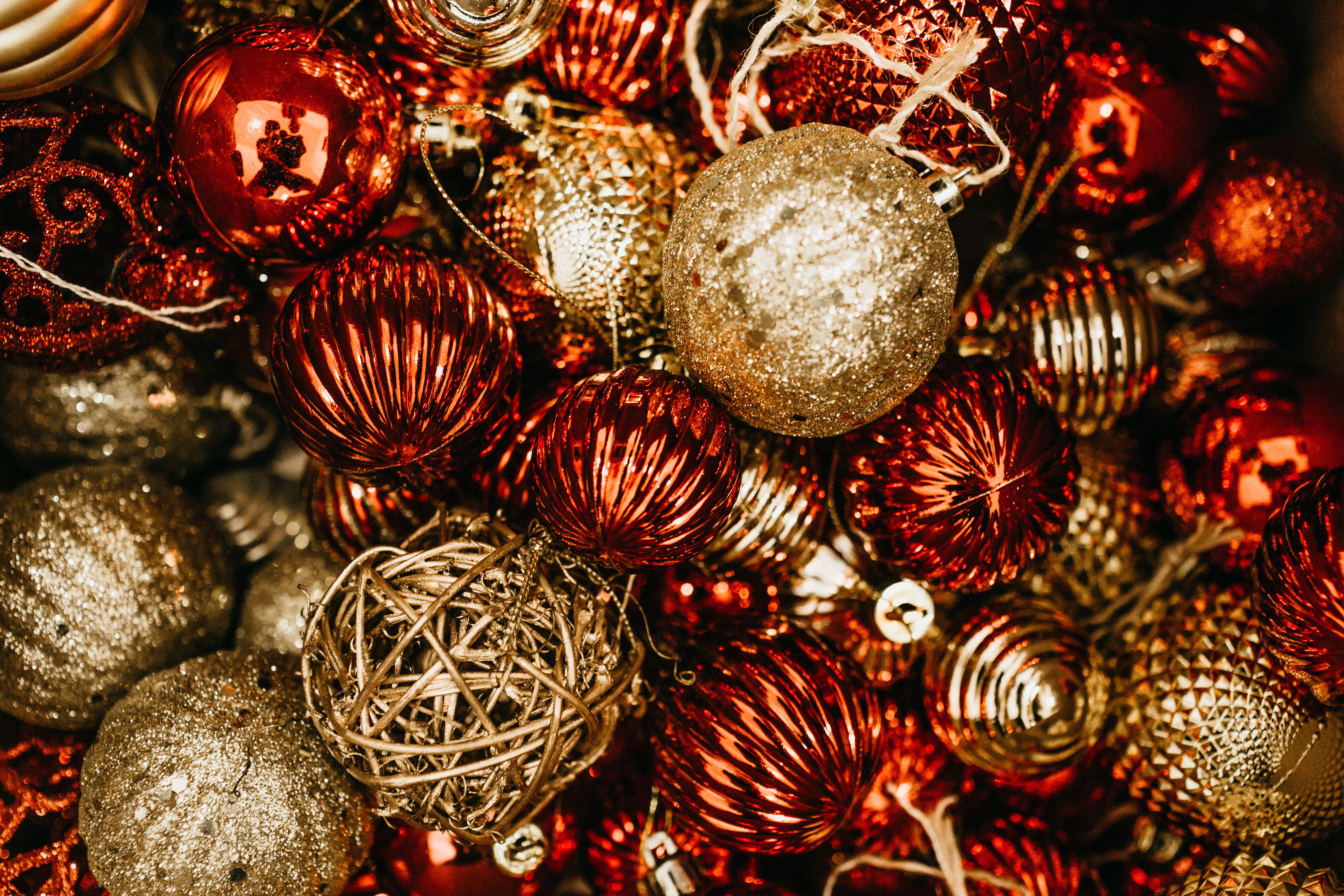 shiny, merry christmas ornaments, red, 5K Desktop Wallpaper