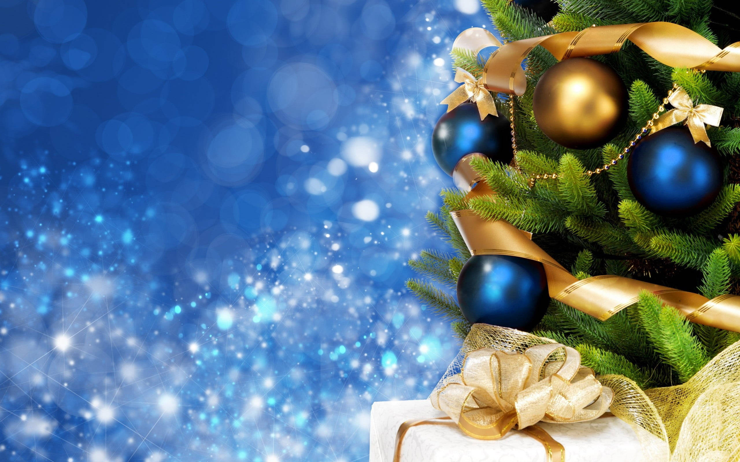 blue and gold Christmas balls, Christmas tree, blue bokeh background, 2K Desktop Wallpaper