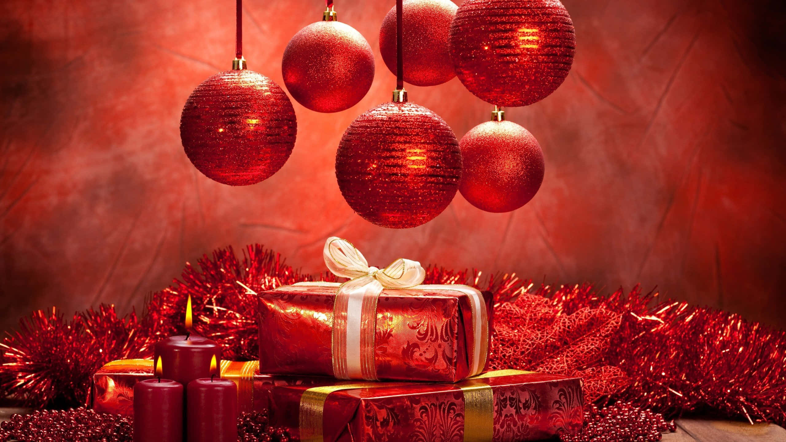 1920x1080 HD Christmas, red ornaments, wrapped gifts, 2K Desktop Wallpaper