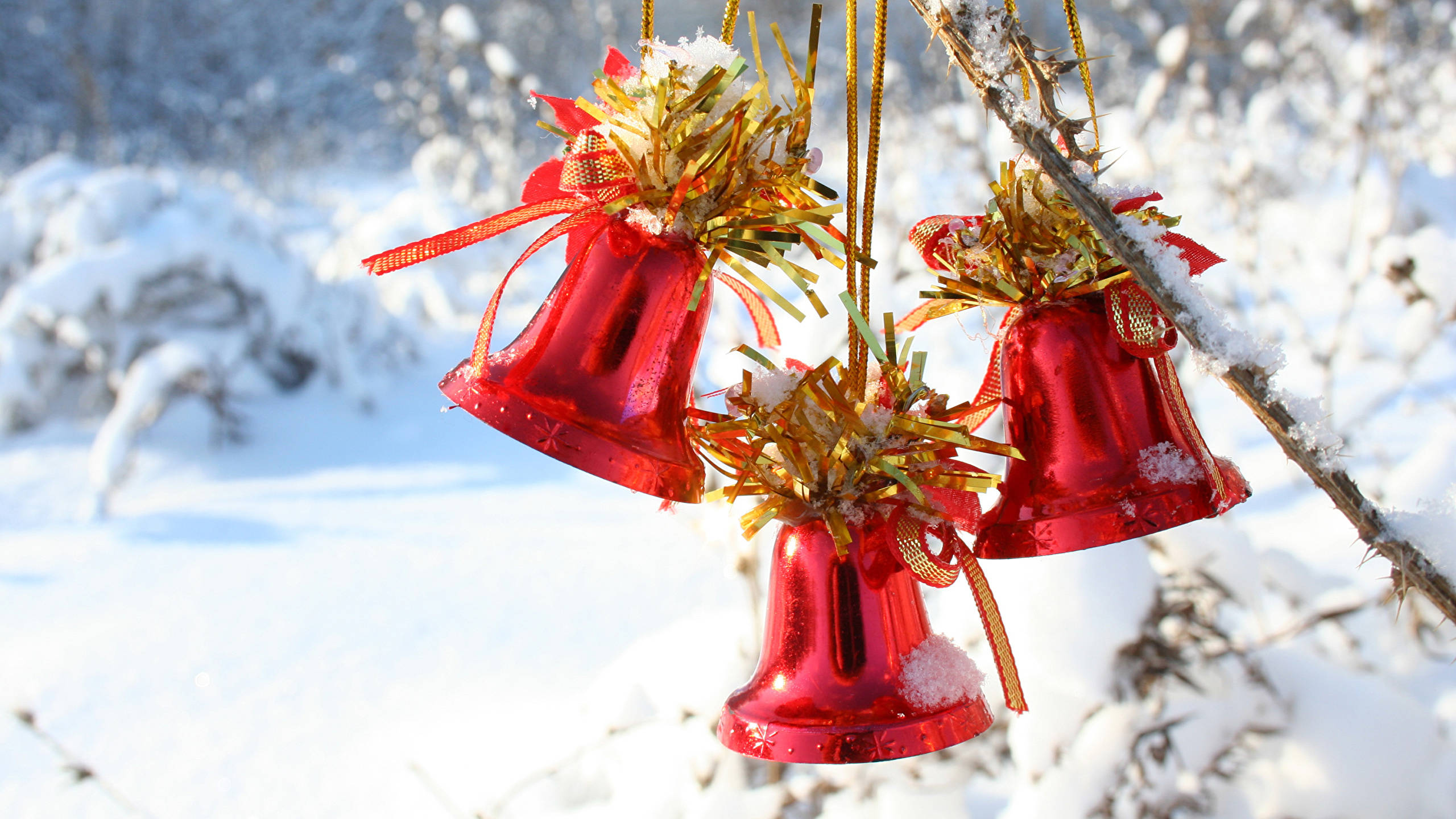 Christmas bells, red Christmas bells, gold tinsel, 2K Desktop Wallpaper
