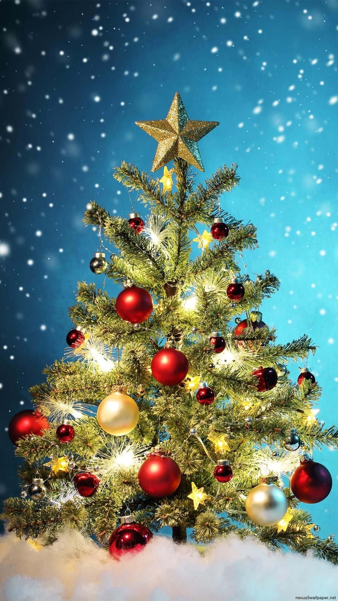 Christmas tree, red gold and silver ornaments, star topper, Full HD Phone Wallpaper