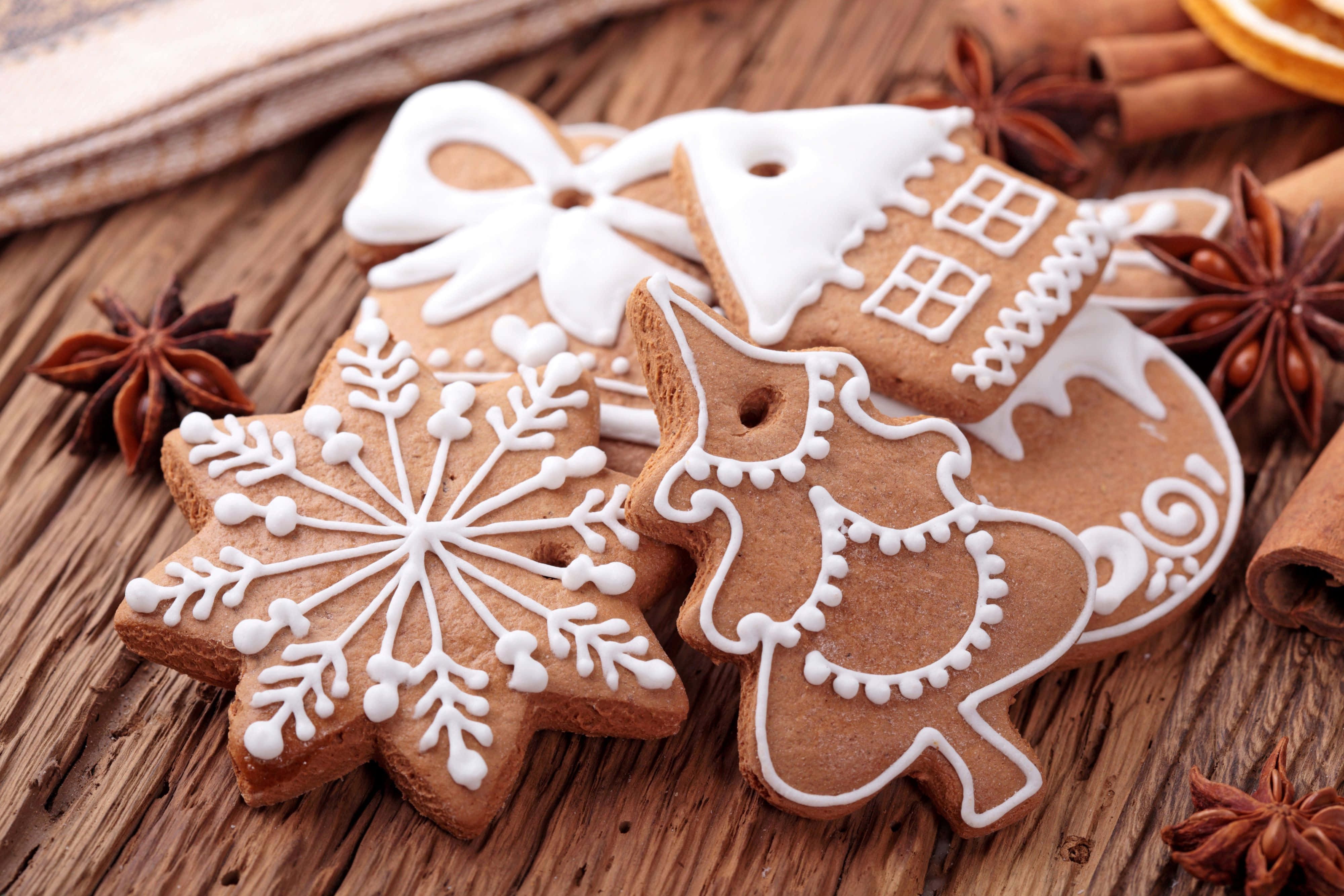 gingerbread cookies, snowflakes, houses, 4K Desktop Wallpaper
