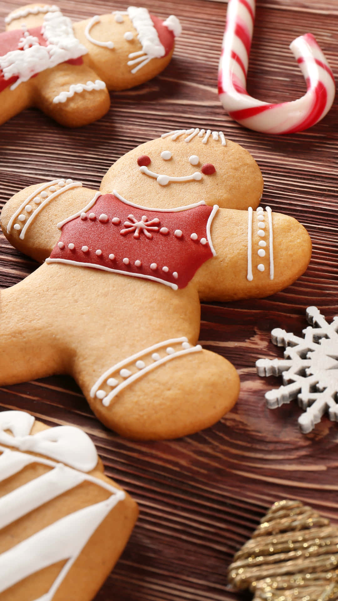 Gingerbread men cookies, red icing, white frosting, Full HD Phone Wallpaper