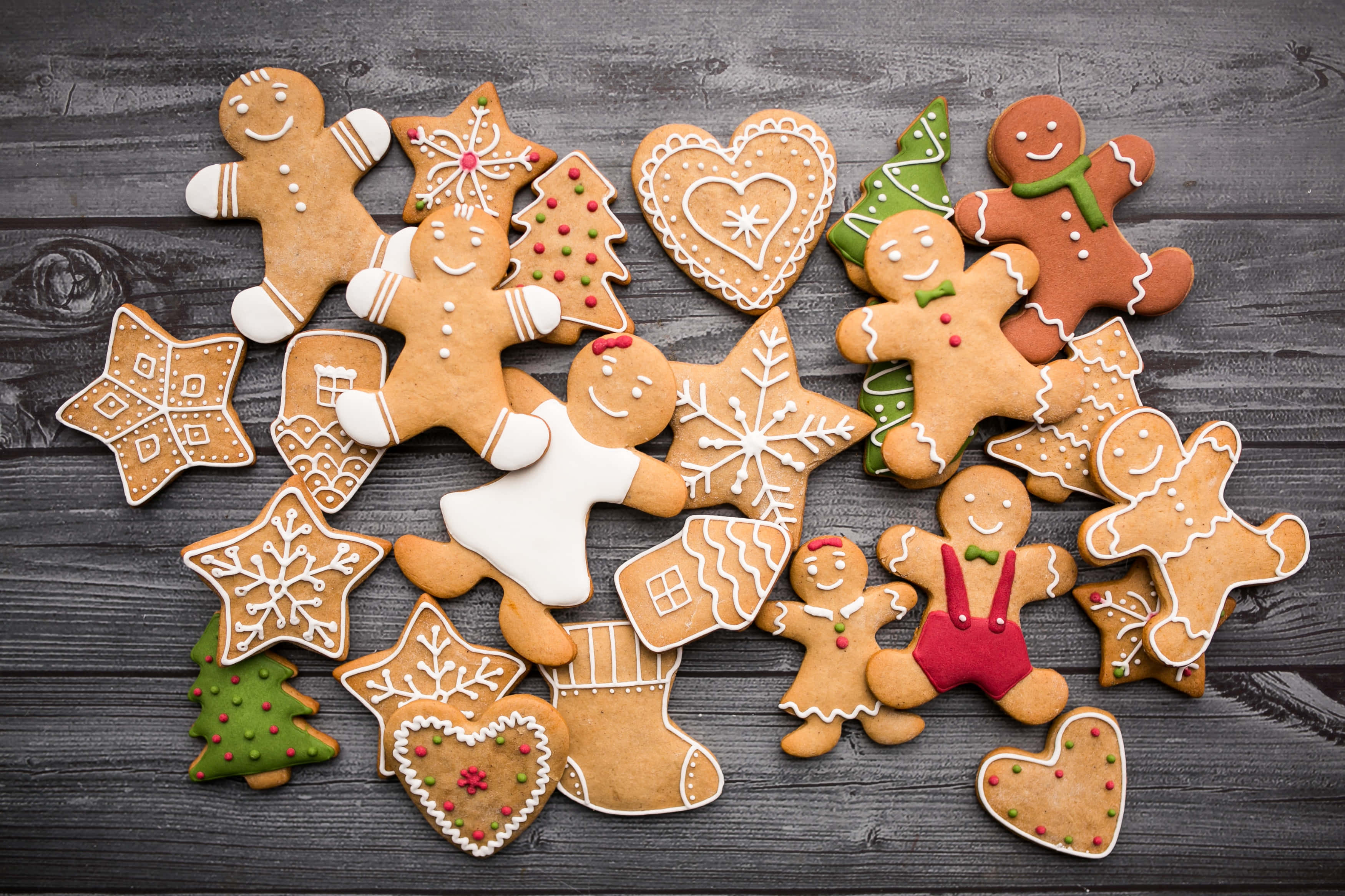 gingerbread cookies, people, trees, 2K Desktop Wallpaper