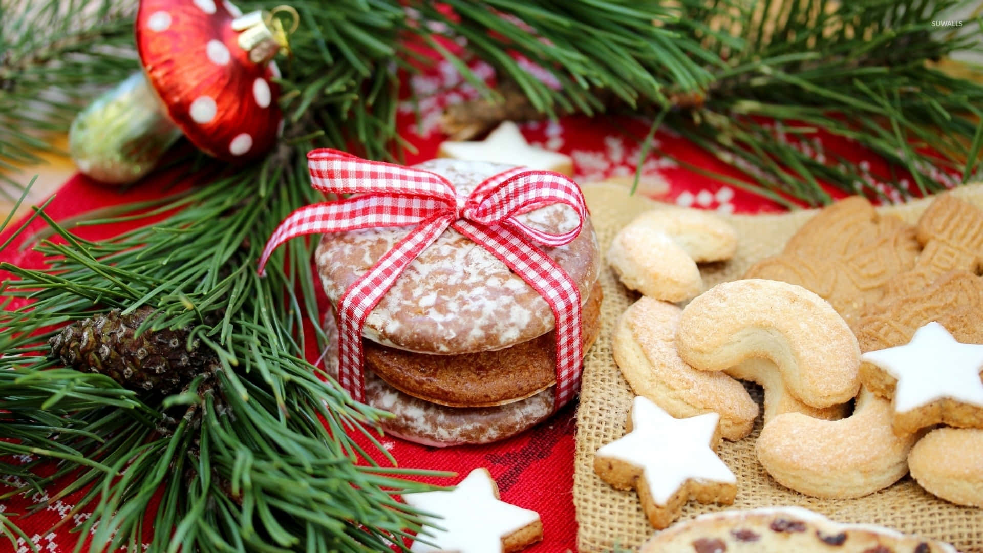 Christmas Eve, gingerbread cookies, red and white bow, Full HD Desktop Wallpaper