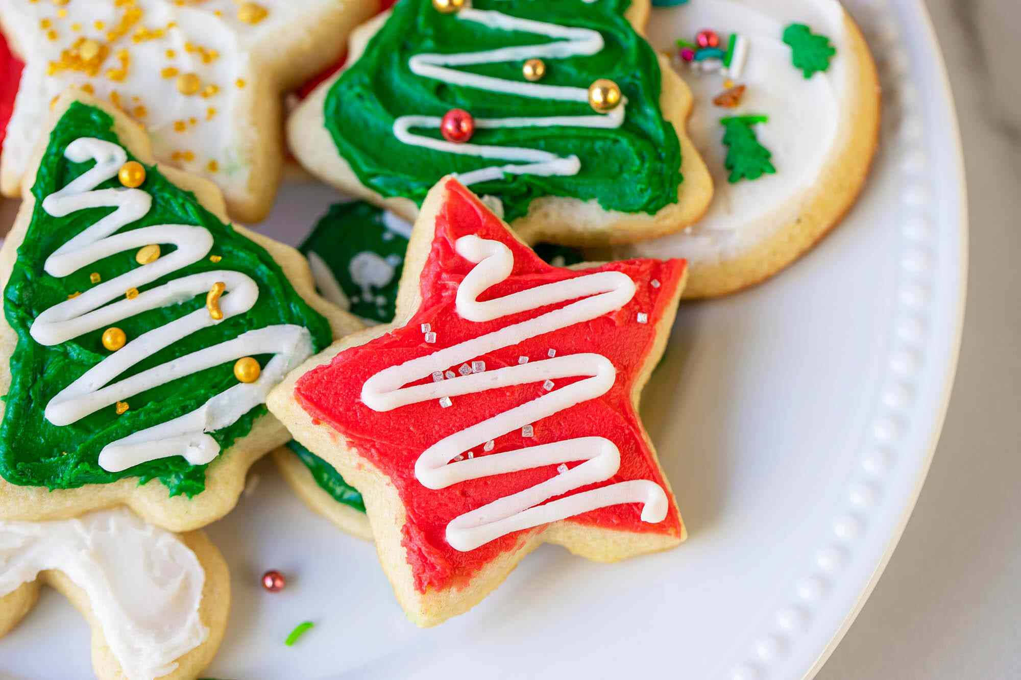 star-shaped Christmas cookies, green red icing, gold sprinkles, Full HD Desktop Wallpaper