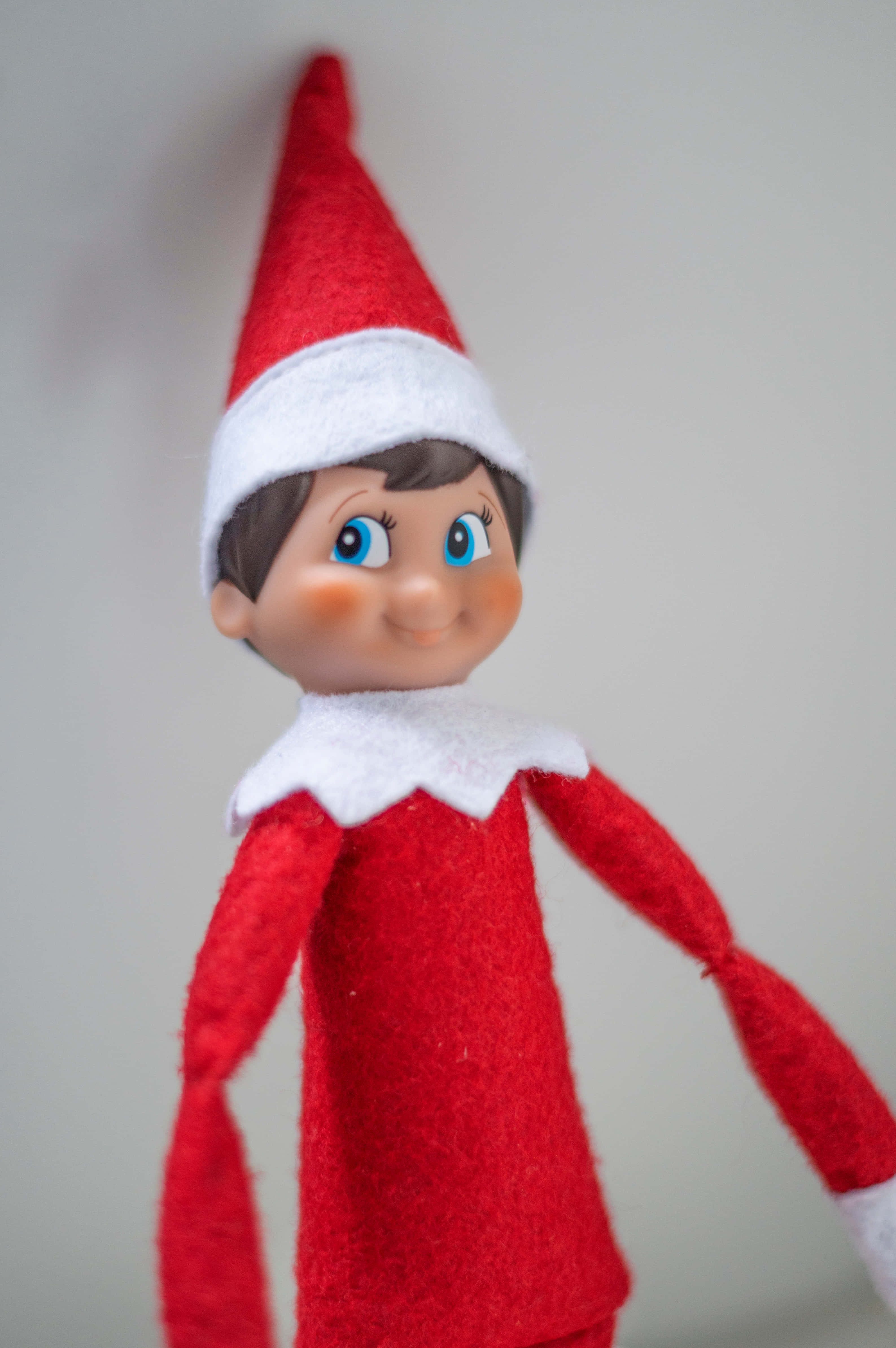 Christmas Elves, red felt elf, blue eyes, 4K Phone Wallpaper