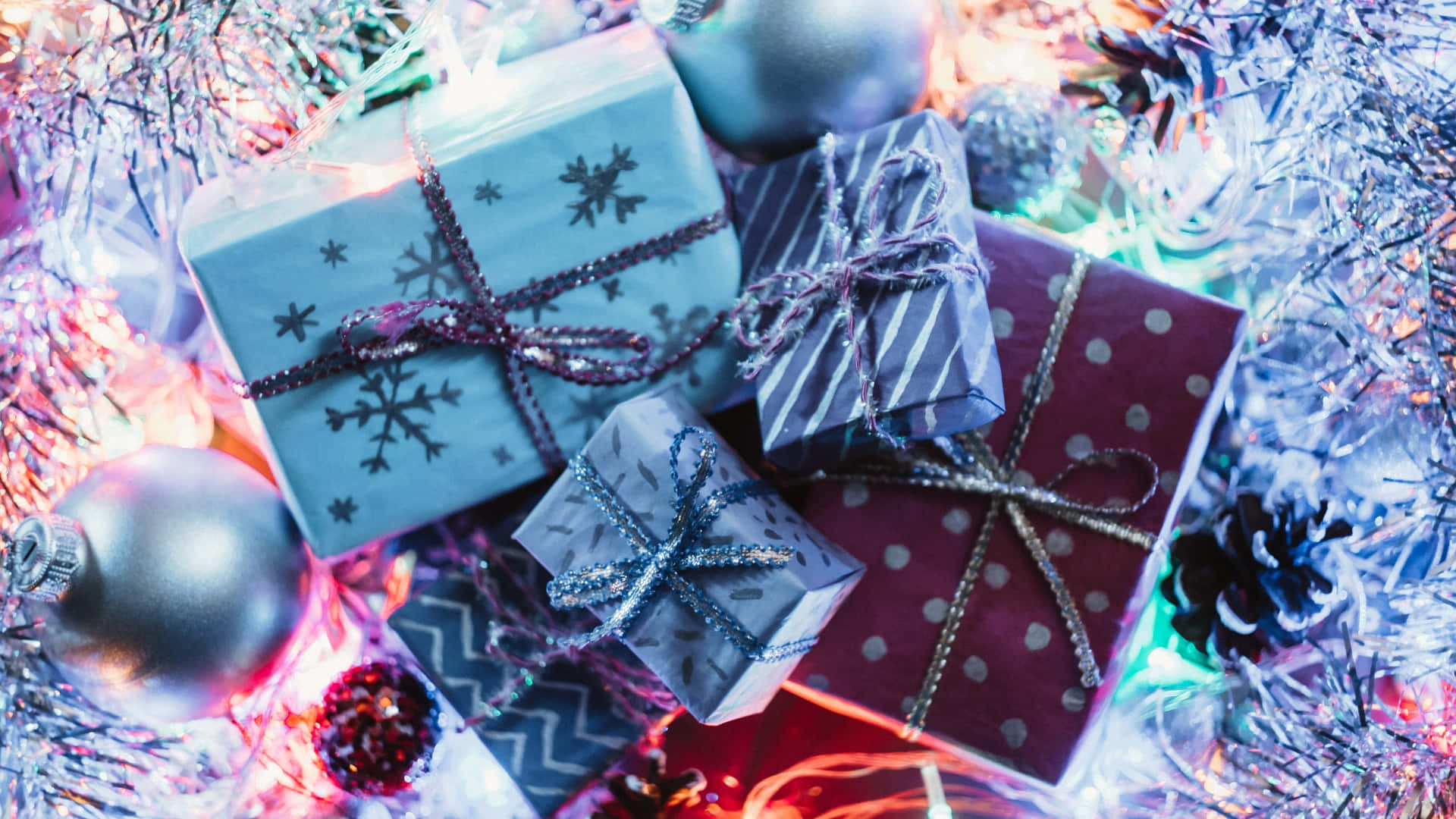 Christmas Gift, colorful wrapped gifts, snowflake patterns, Full HD Desktop Wallpaper