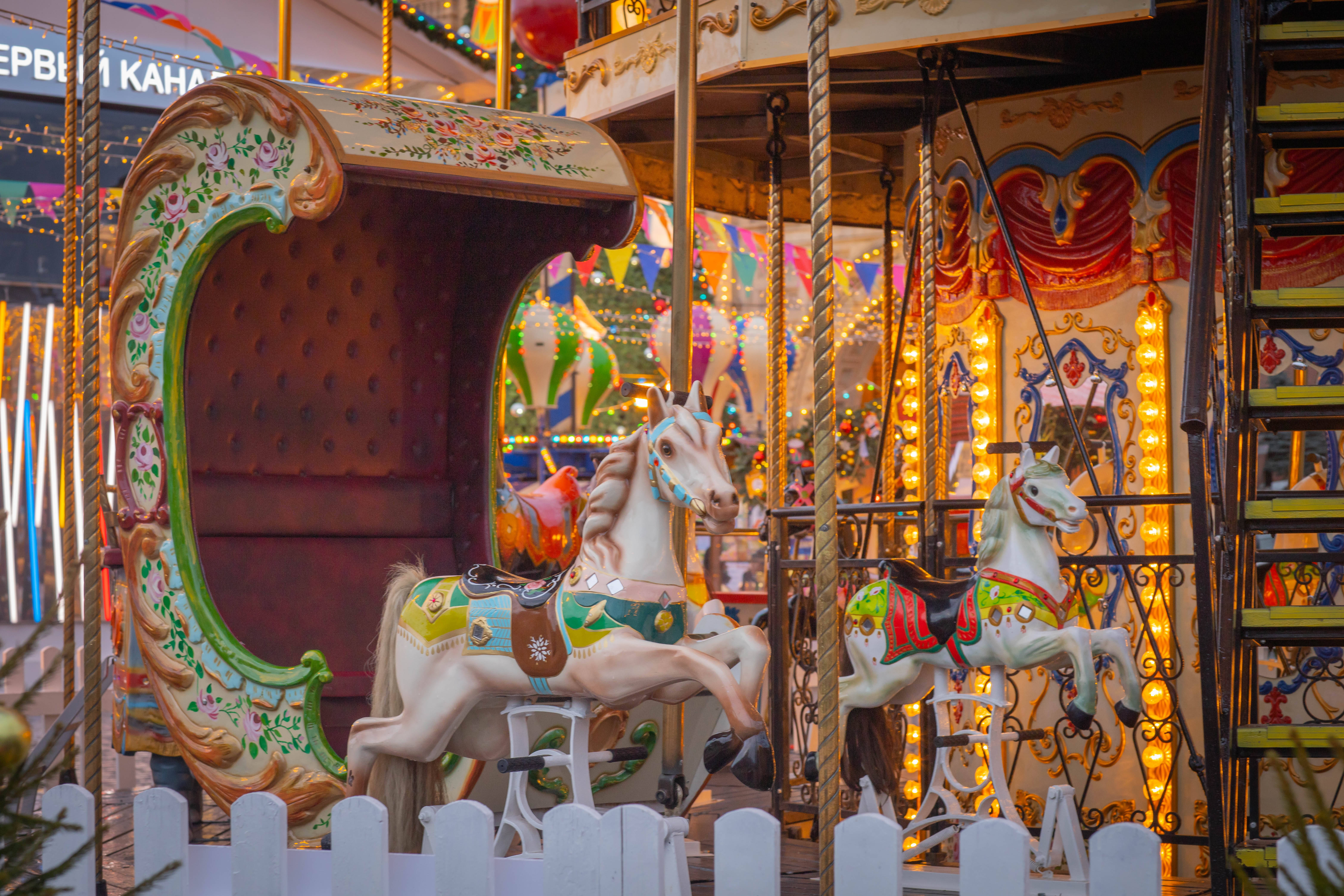 Christmas Holiday Desktop Carousel, carousel, ornate painted horses, 5K Desktop Wallpaper