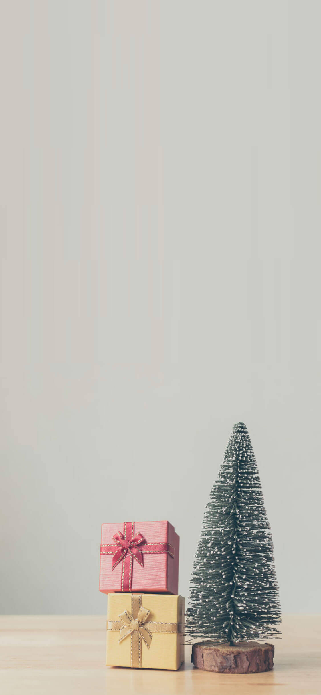 Christmas pine tree, gifts, iPhone, Full HD Phone Wallpaper