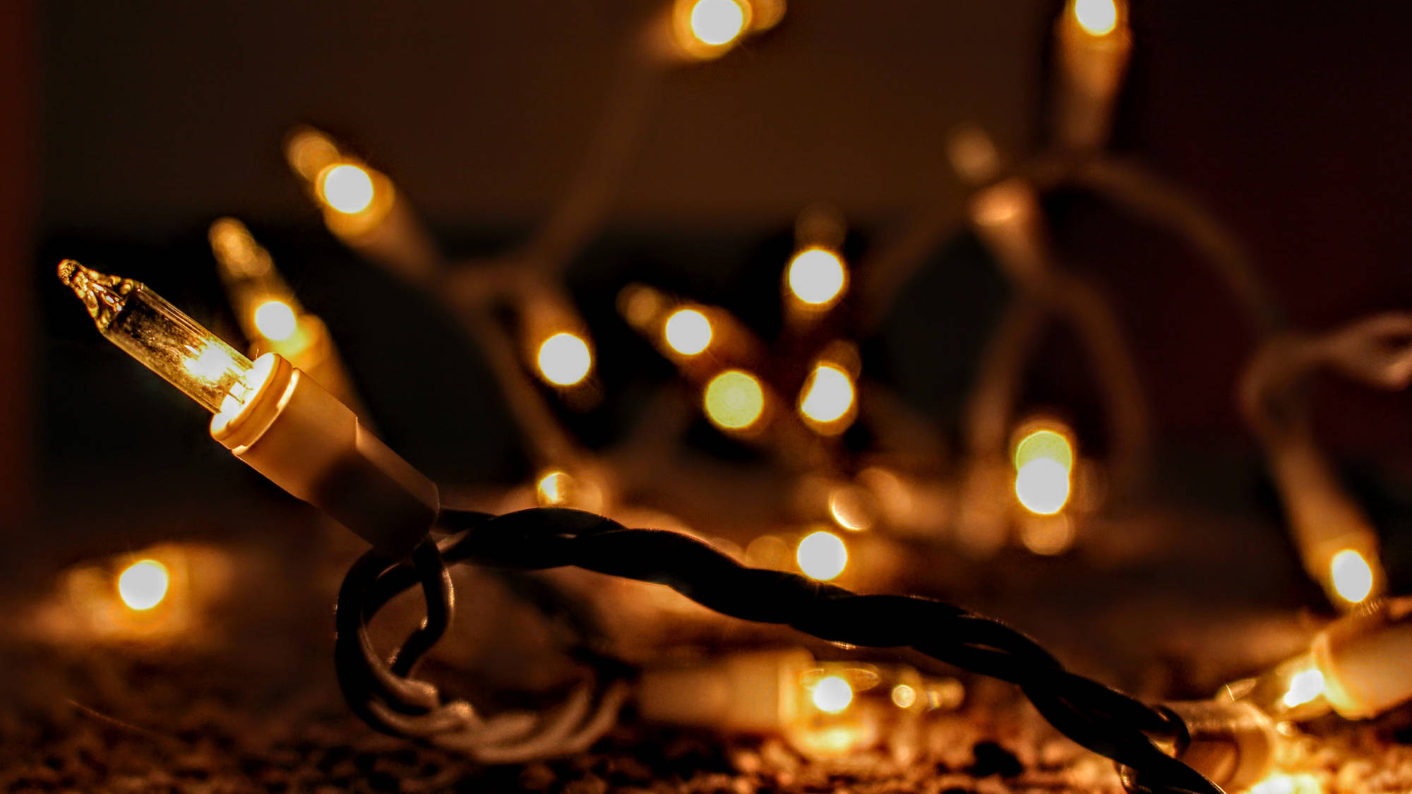 Christmas lights aesthetic, glowing string lights, warm bokeh background, Full HD Desktop Wallpaper