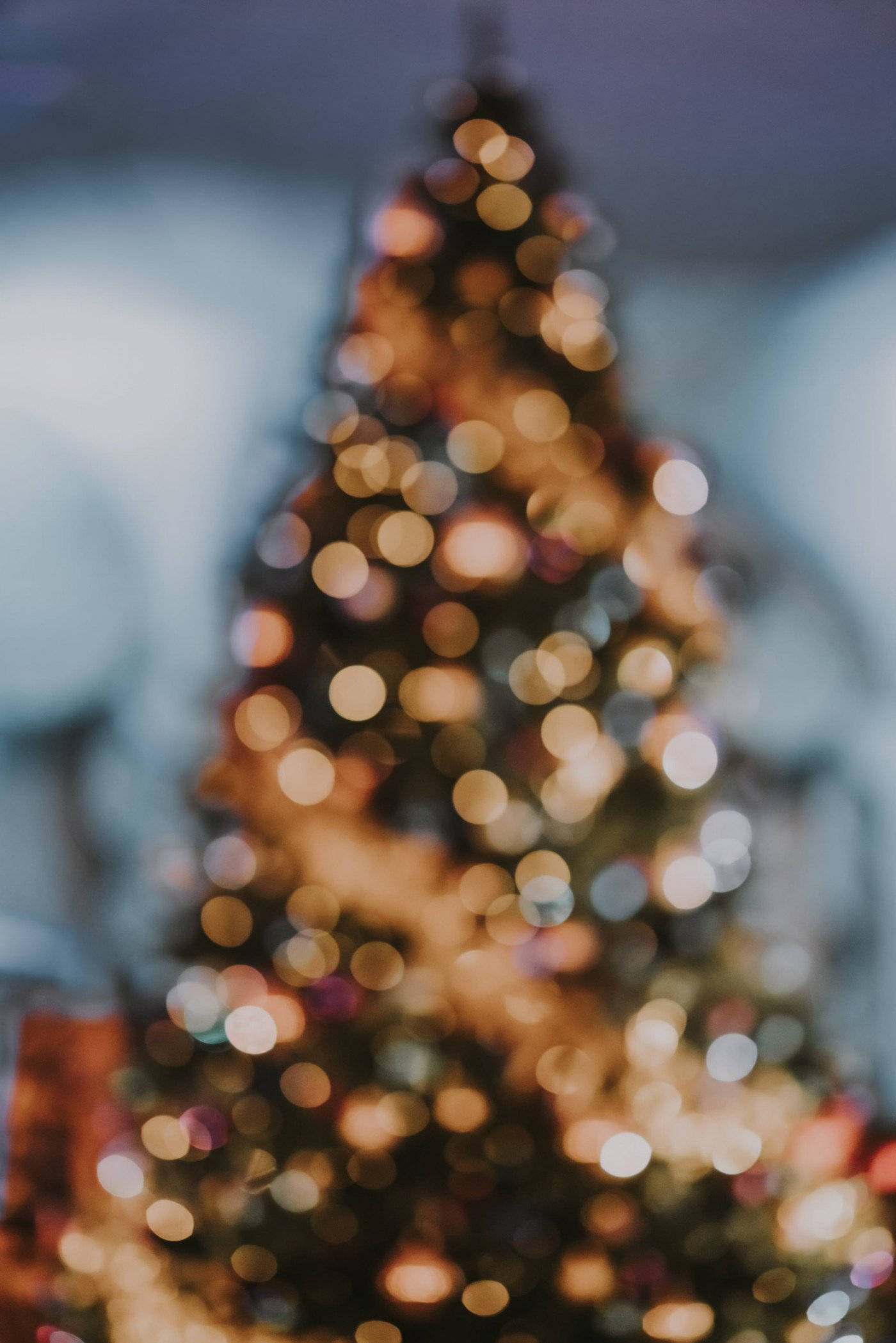 Christmas Lights Aesthetic, warm golden bokeh lights, cool blue background, Full HD Phone Wallpaper