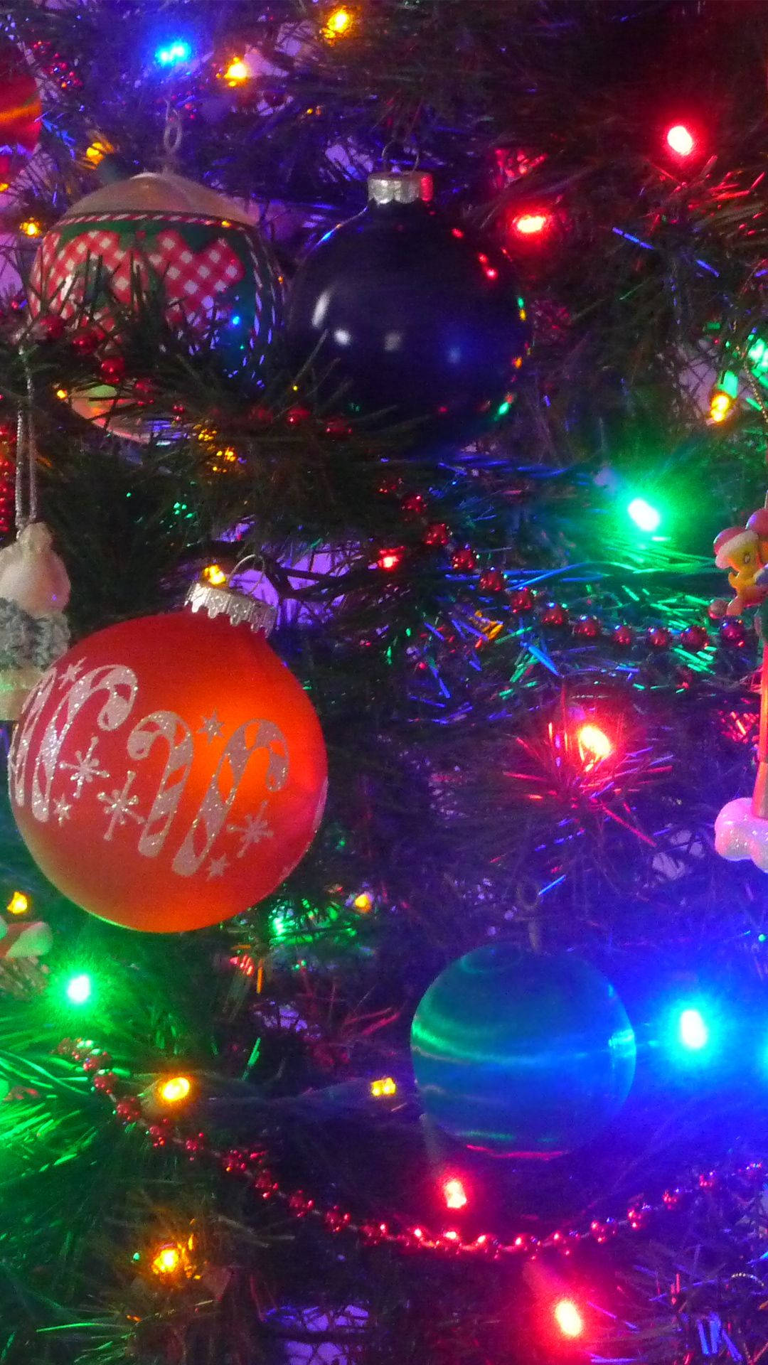 Christmas tree, colorful ornaments, twinkling lights, Full HD Phone Wallpaper