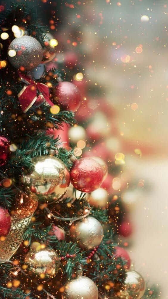 Christmas tree, red gold and silver ornaments, warm bokeh lights, SD Phone Wallpaper