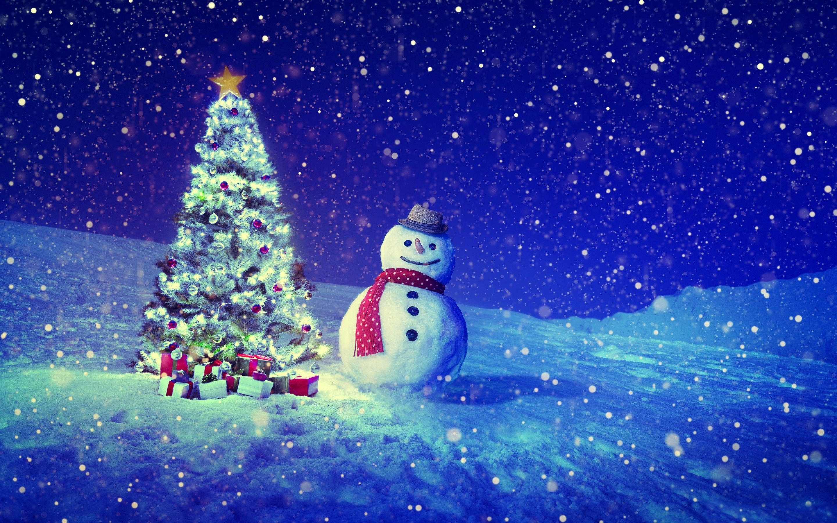 Christmas Mac, snowman, red scarf, 2K Desktop Wallpaper