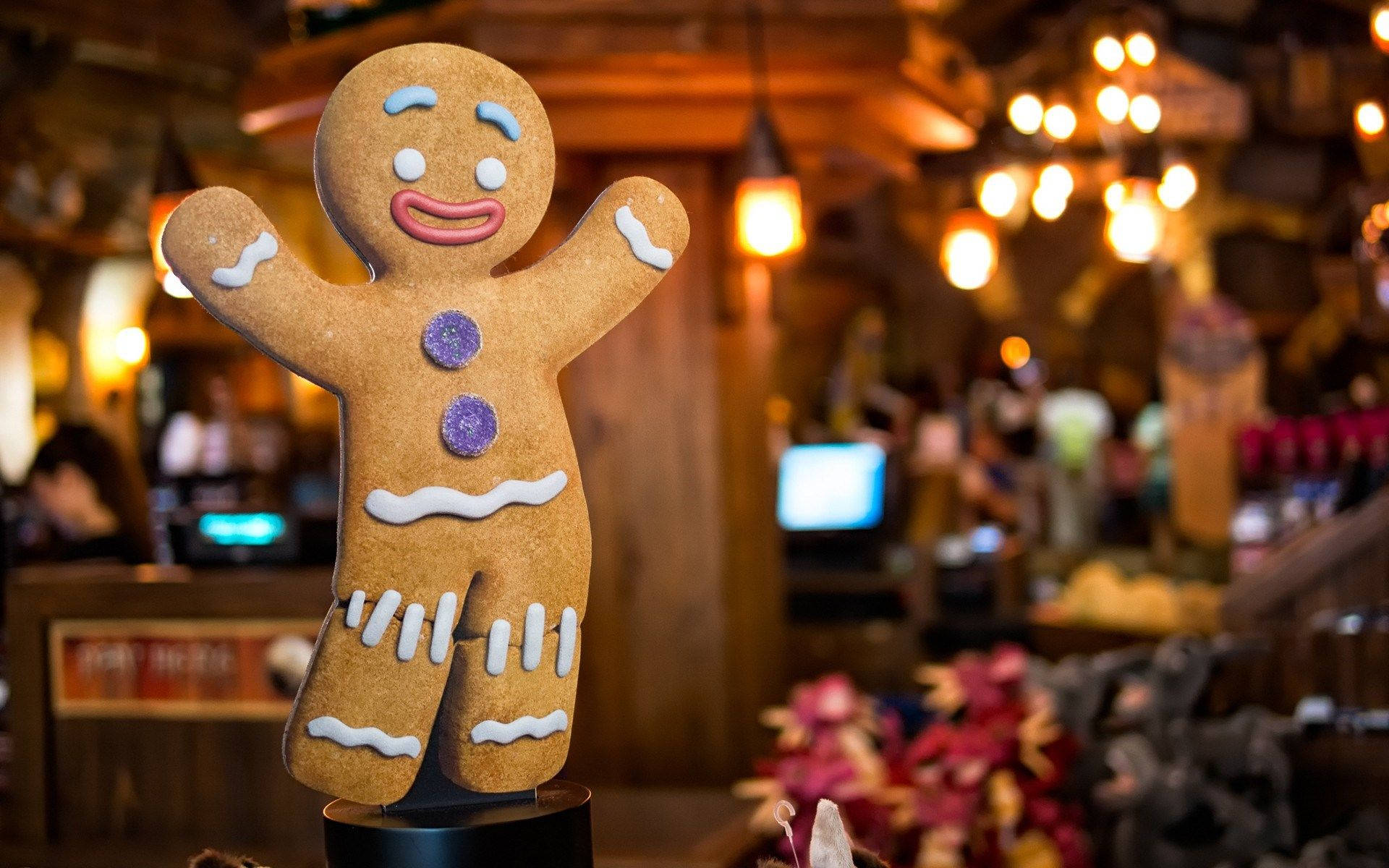 gingerbread man, blue icing eyes, purple buttons, Full HD Desktop Wallpaper