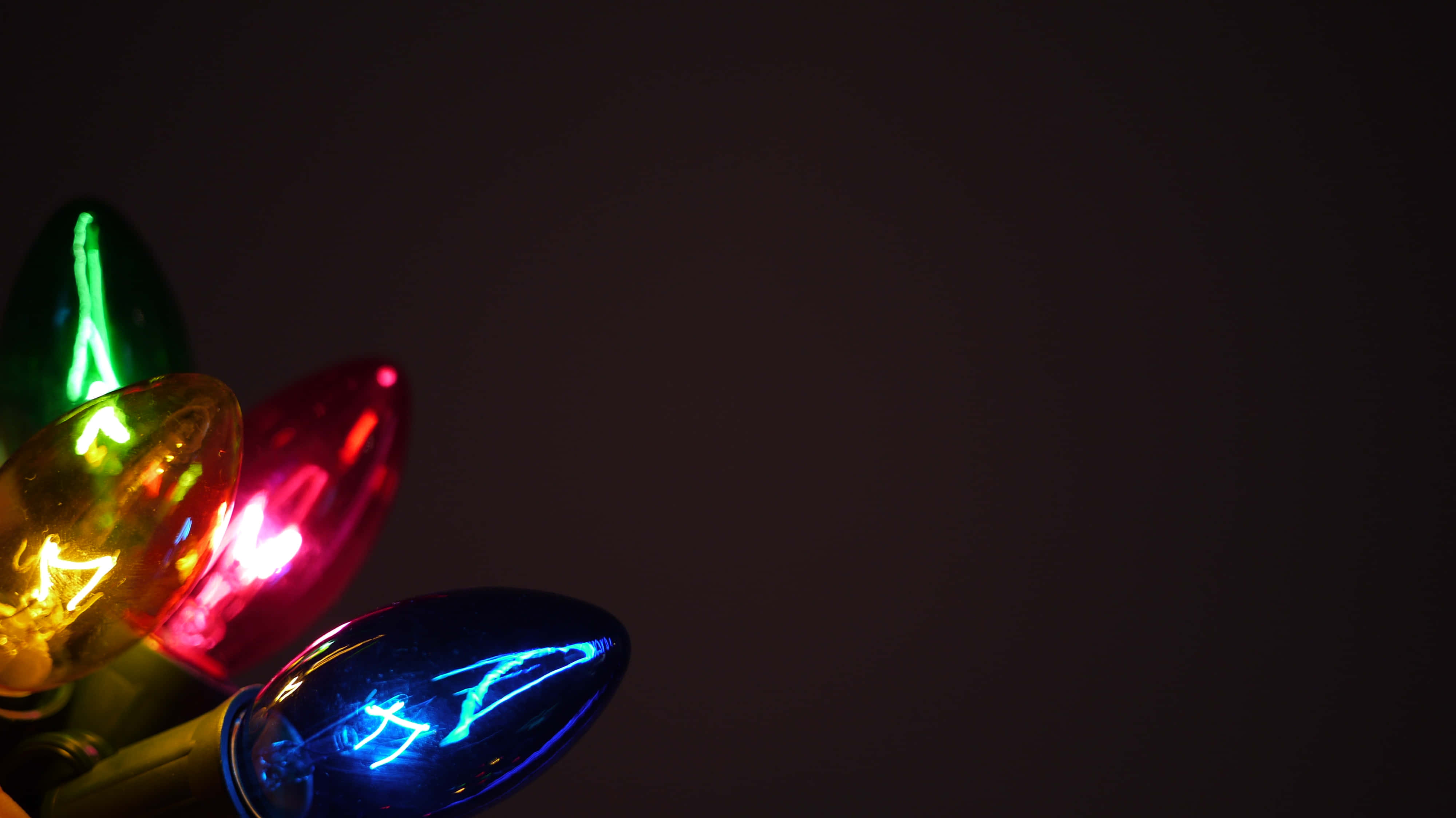 Christmas Night, multicolored Christmas lights, dark background, 4K Desktop Wallpaper