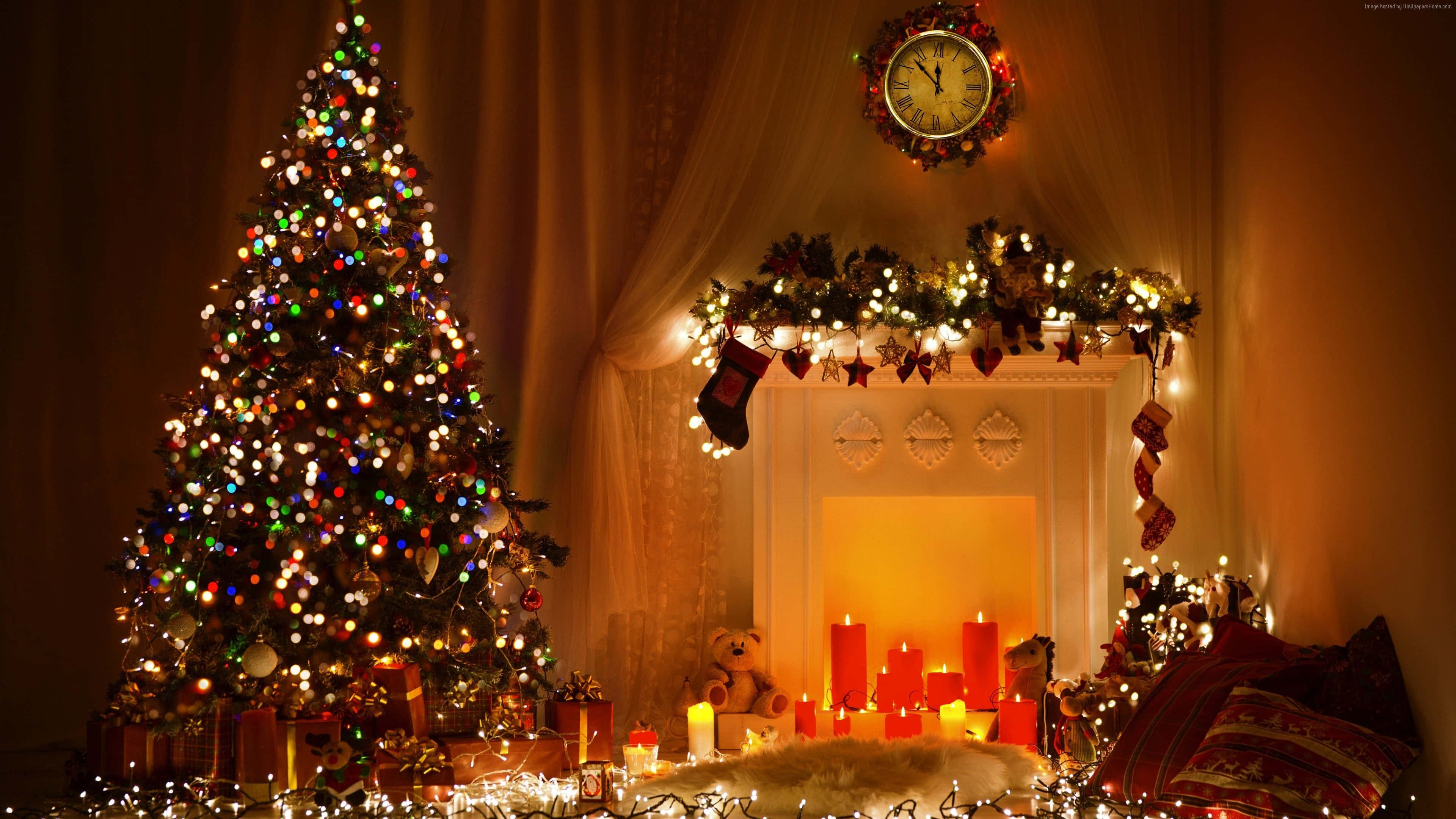 Christmas PC, Christmas tree, fireplace, 4K Desktop Wallpaper