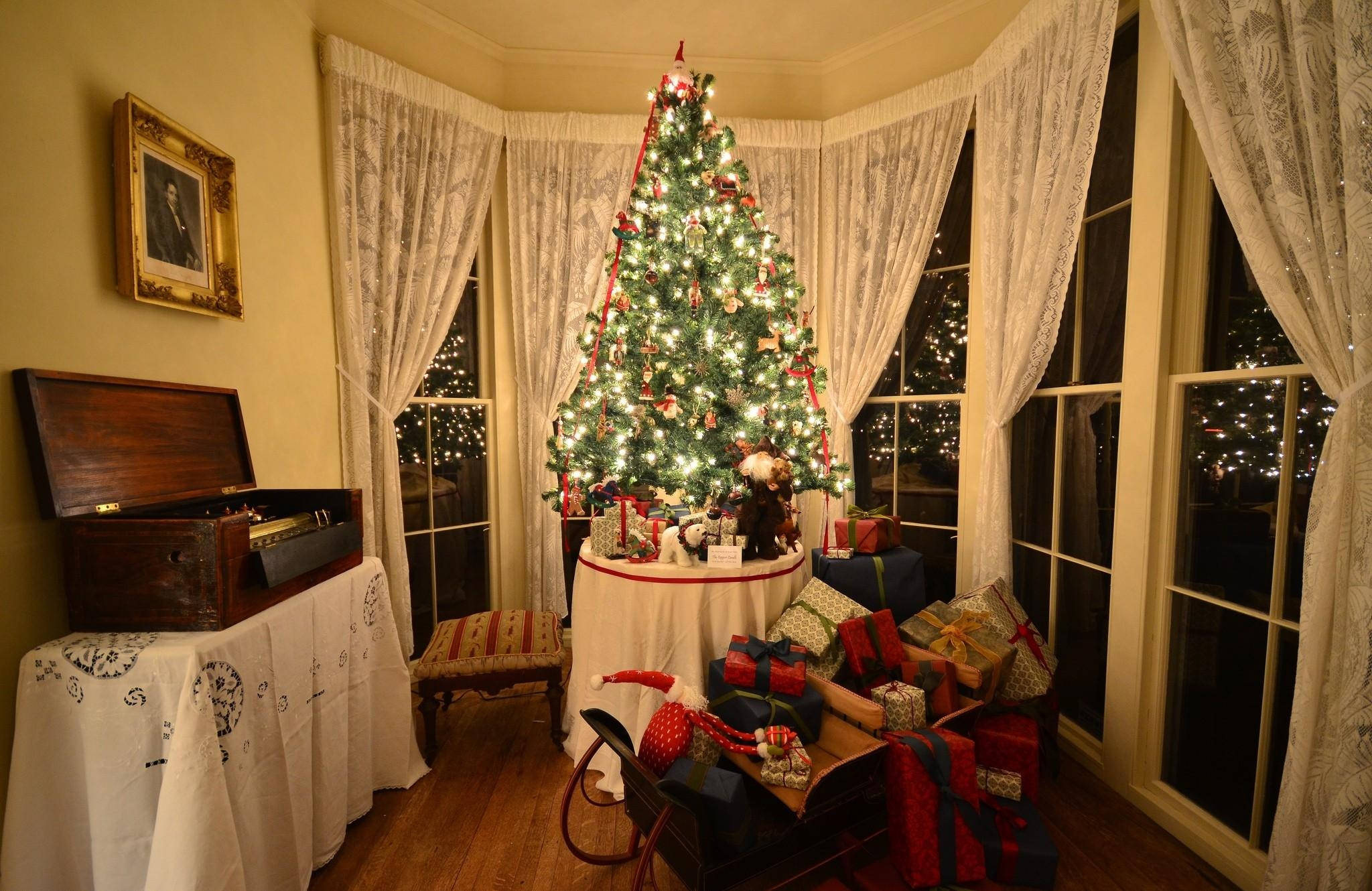 Christmas tree, lights, bay window room, Full HD Desktop Wallpaper