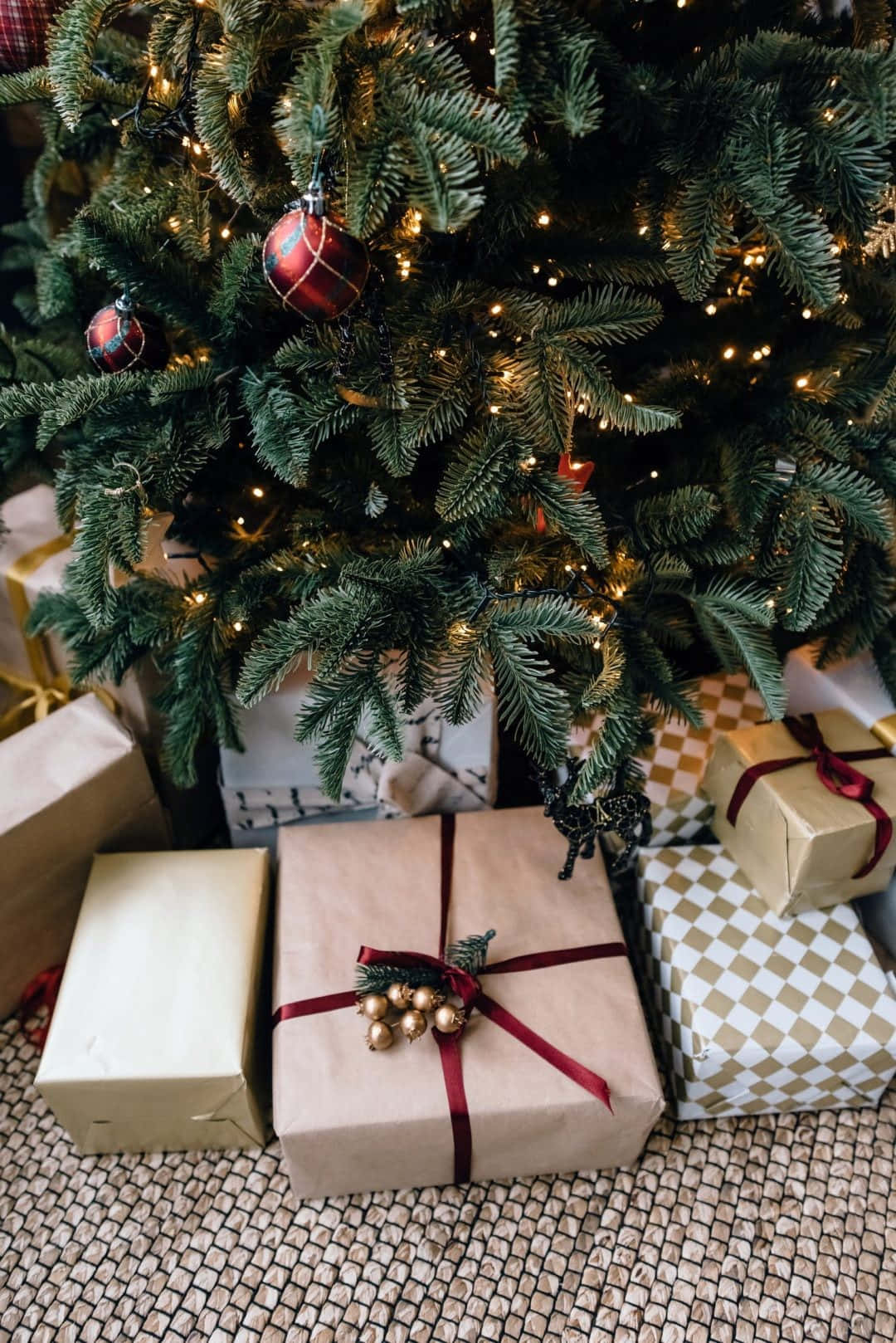 iPhone, Christmas tree, brown paper, HD Phone Wallpaper