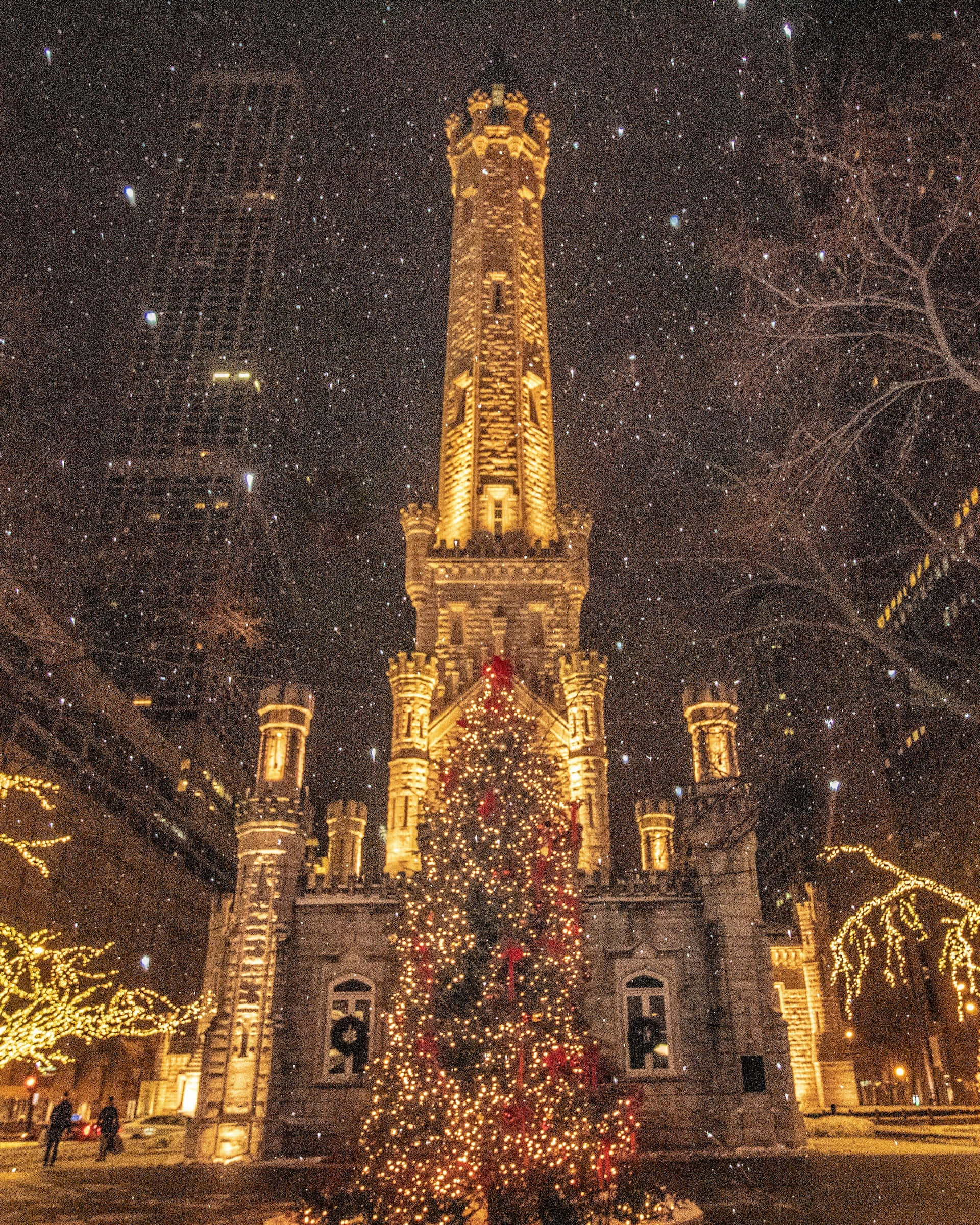 stone firehouse tower, falling snow, festive Christmas tree, Full HD Phone Wallpaper