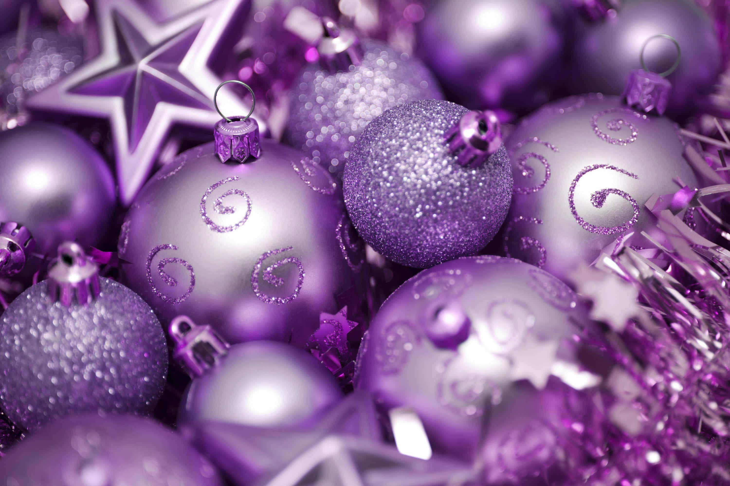 purple Christmas, shiny purple Christmas ornaments, glittery swirls, 2K Desktop Wallpaper