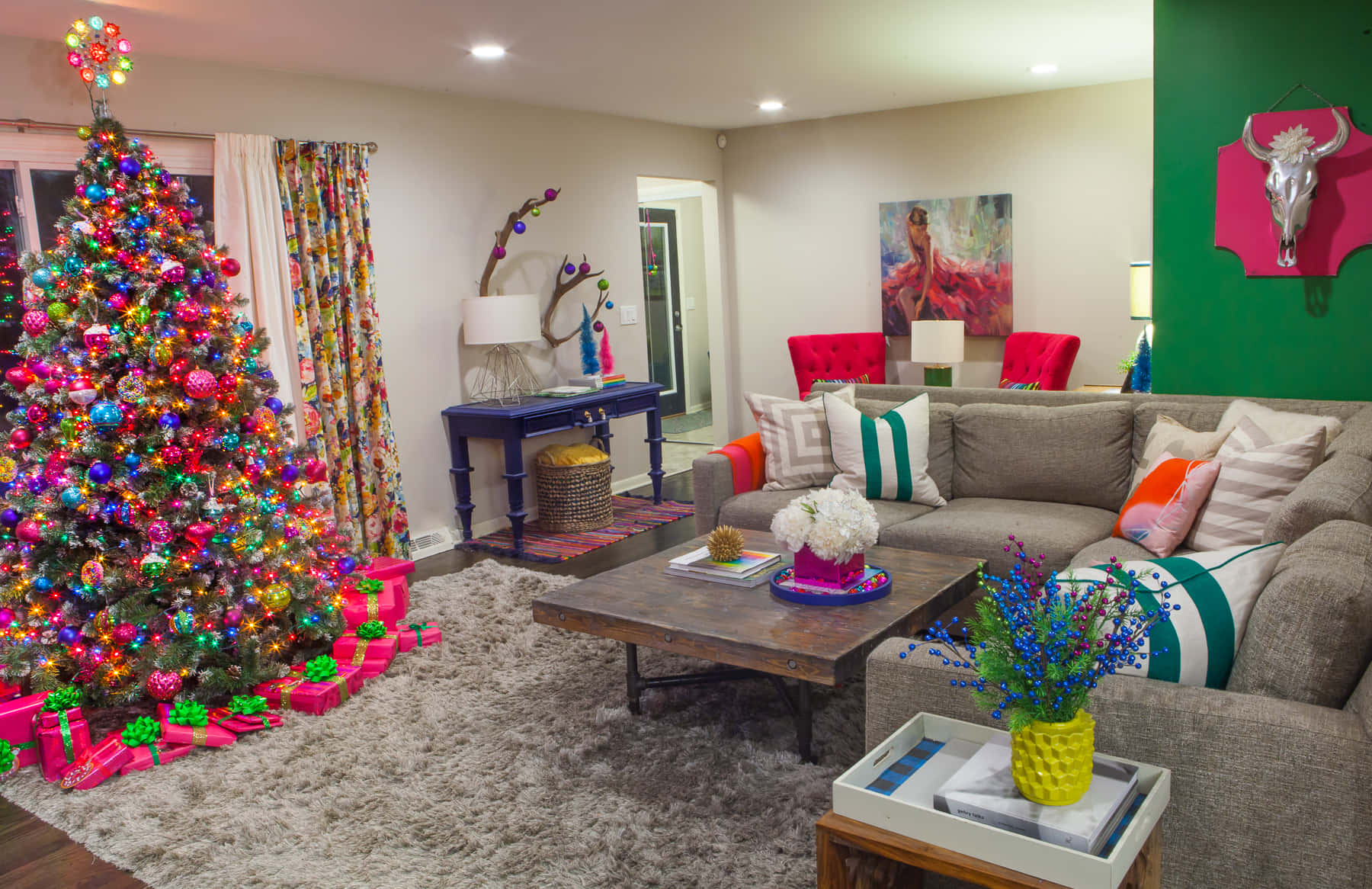 Christmas tree, colorful ornaments, pink gifts, HD Desktop Wallpaper