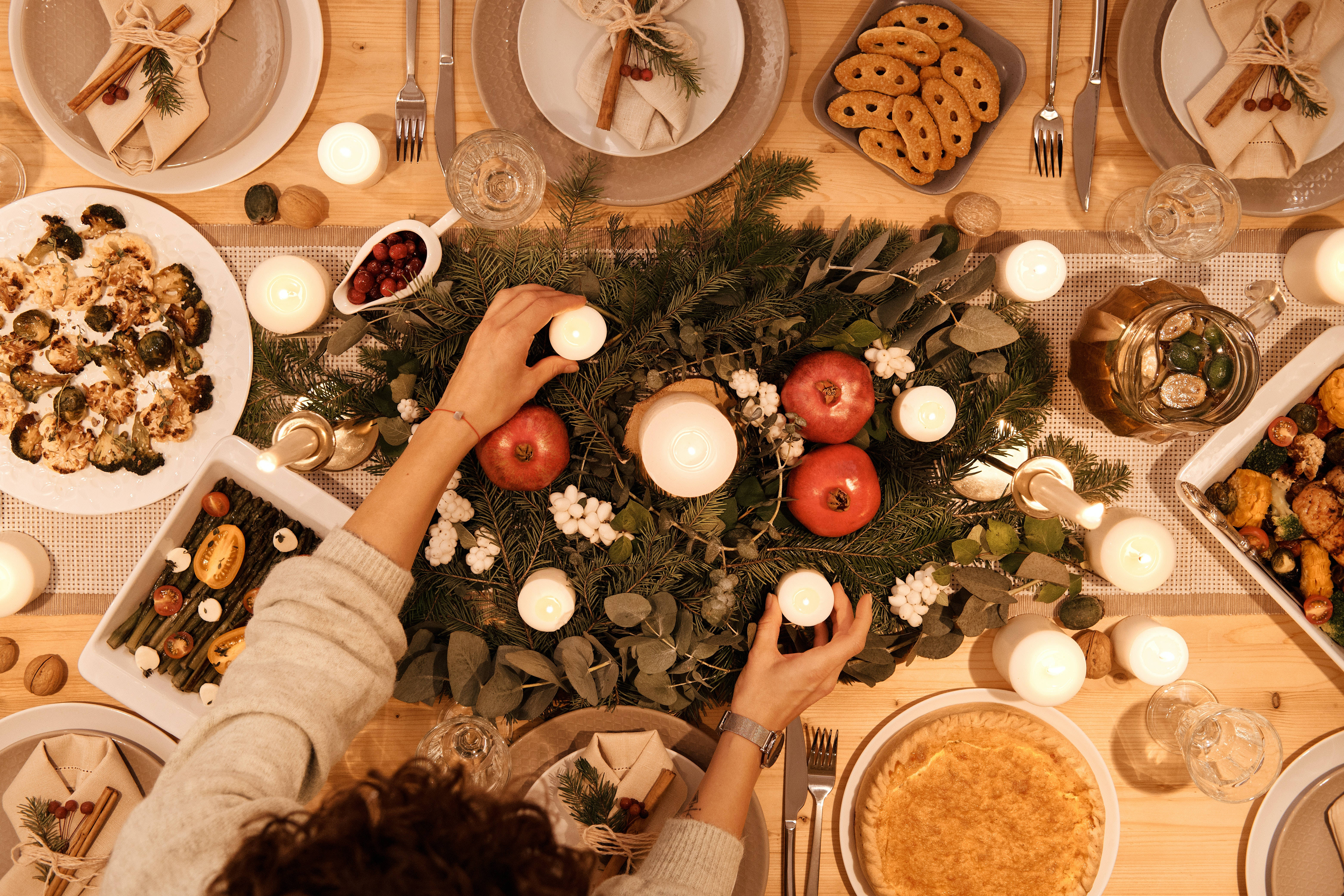 Christmas meal, overhead view, candles, 5K Desktop Wallpaper