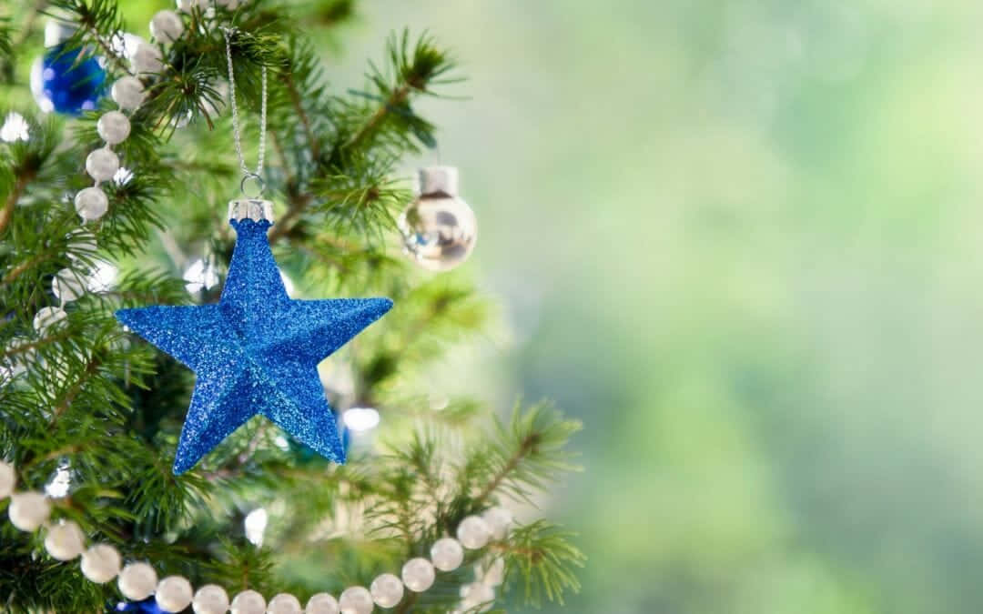 blue star ornament, green pine needles, white beads, SD Desktop Wallpaper