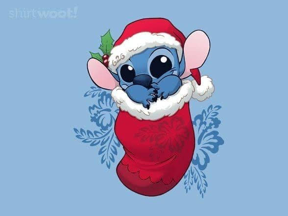 Stitch, Santa hat, holly accents, SD Desktop Wallpaper