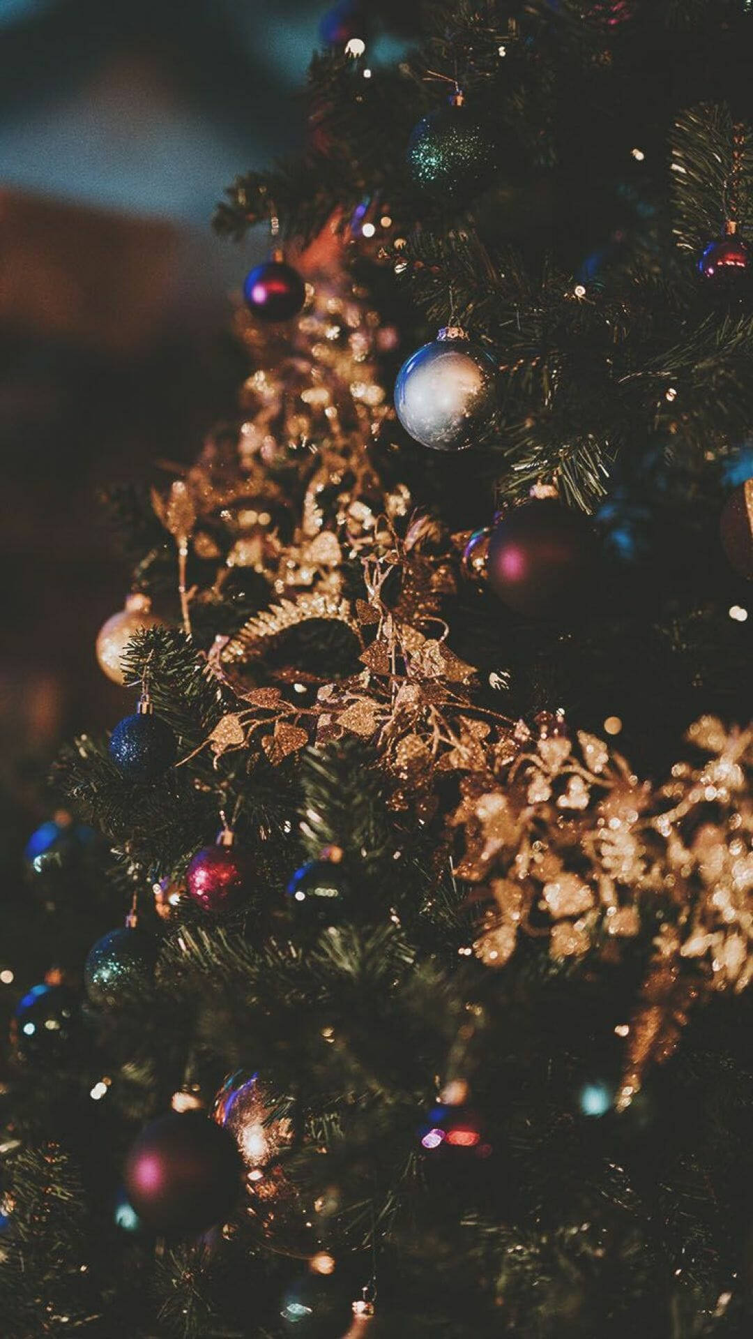 Preppy Christmas, Christmas tree, glittering ornaments, HD Phone Wallpaper
