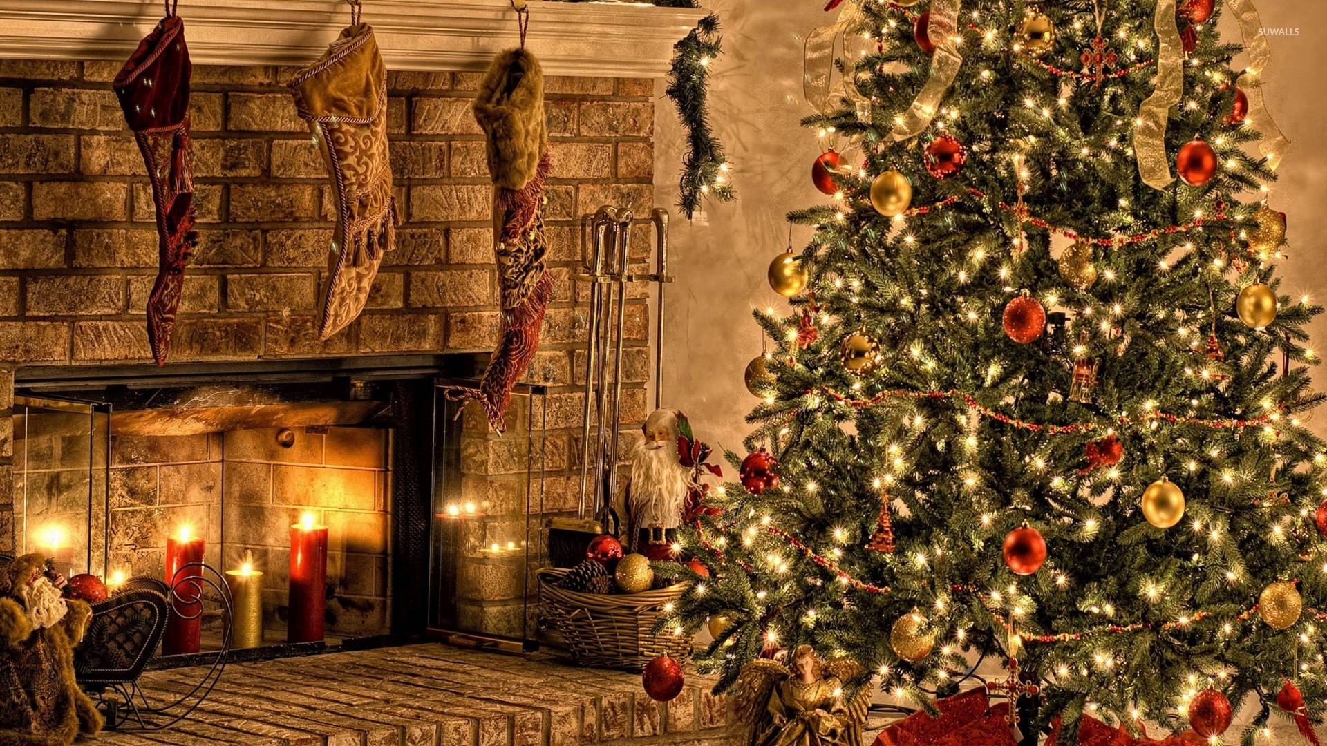 Christmas tree, red gold ornaments, twinkling lights, Full HD Desktop Wallpaper
