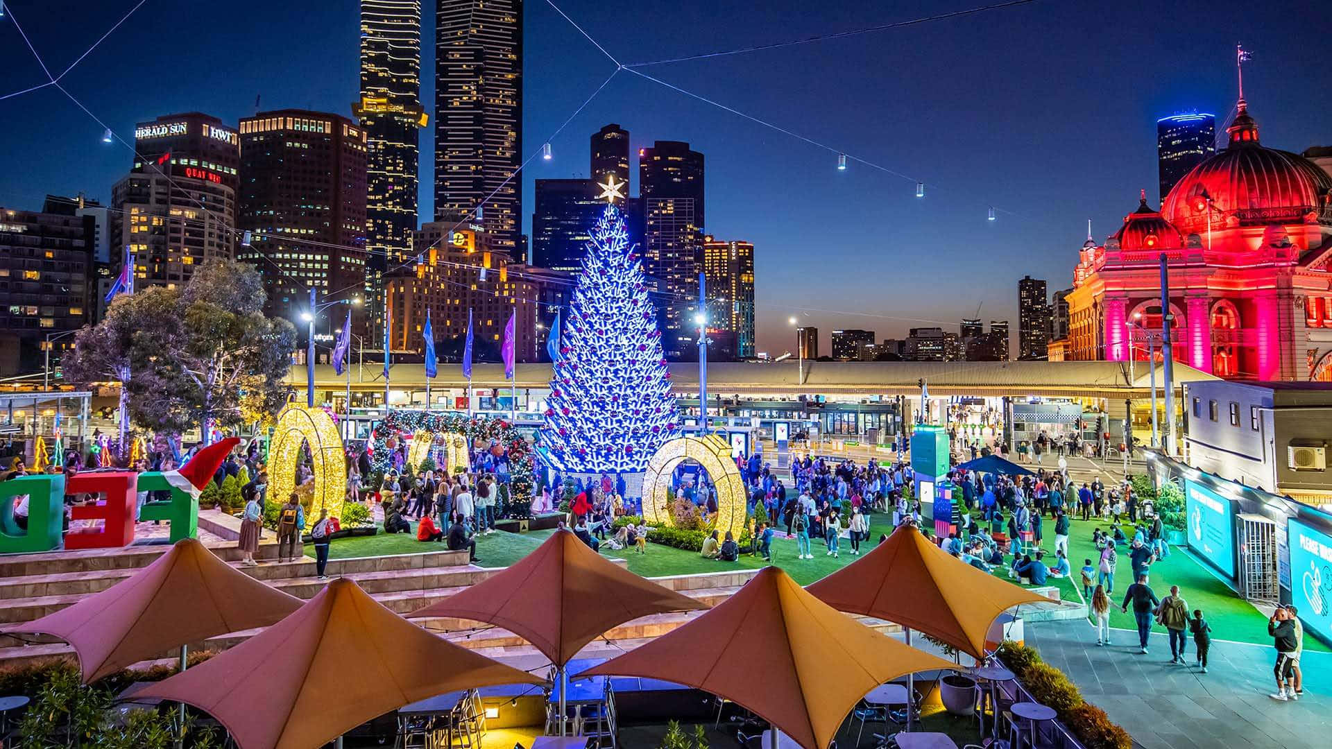 Christmas Village, city square, glowing Christmas tree, Full HD Desktop Wallpaper