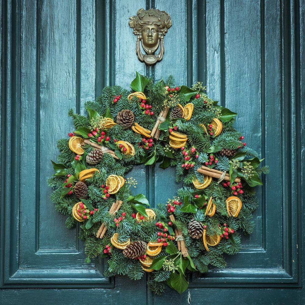 Christmas Wreath, orange slices, pinecones, SD Desktop Wallpaper