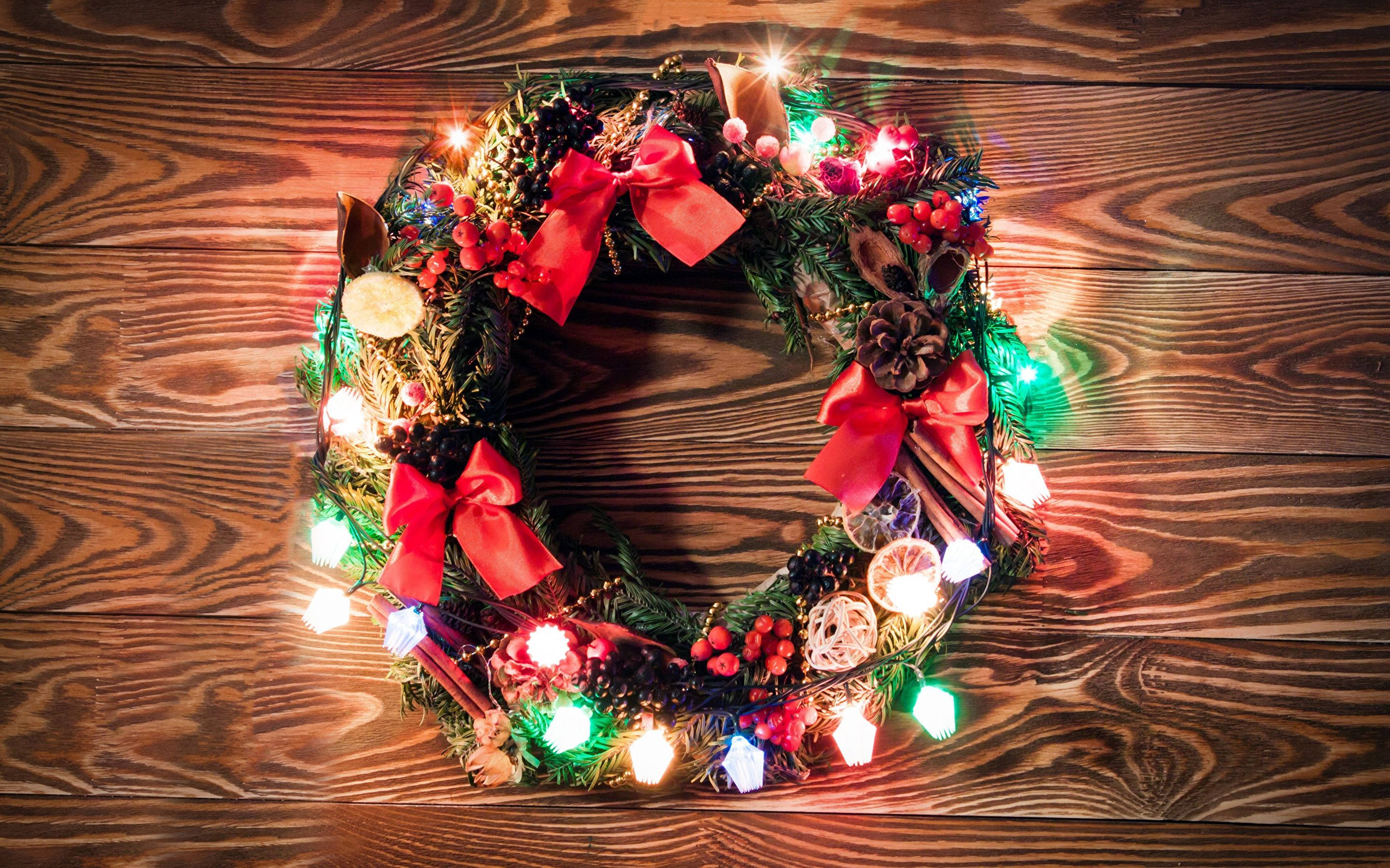 Christmas Wreath, colorful lights, red bows, 2K Desktop Wallpaper