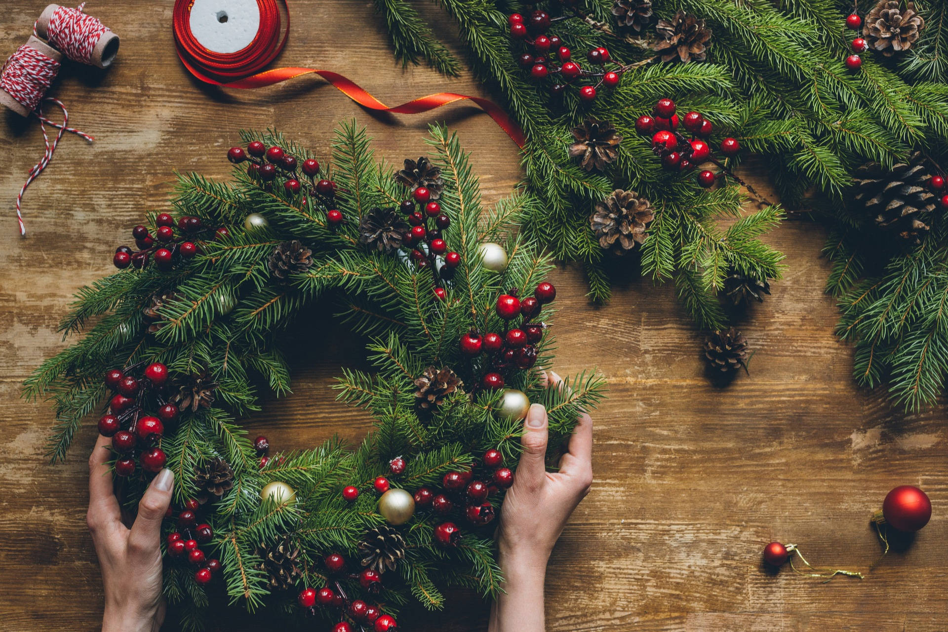 Christmas Wreath, evergreen wreath, red berries, Full HD Desktop Wallpaper