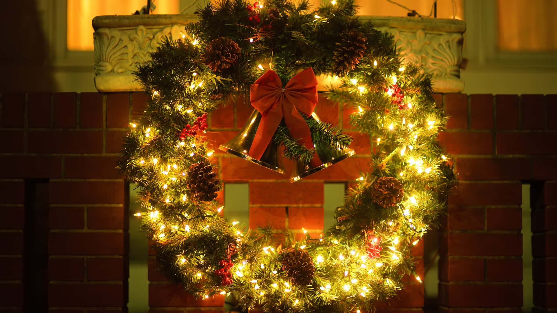 Christmas Wreath, lights, pinecones, Full HD Desktop Wallpaper