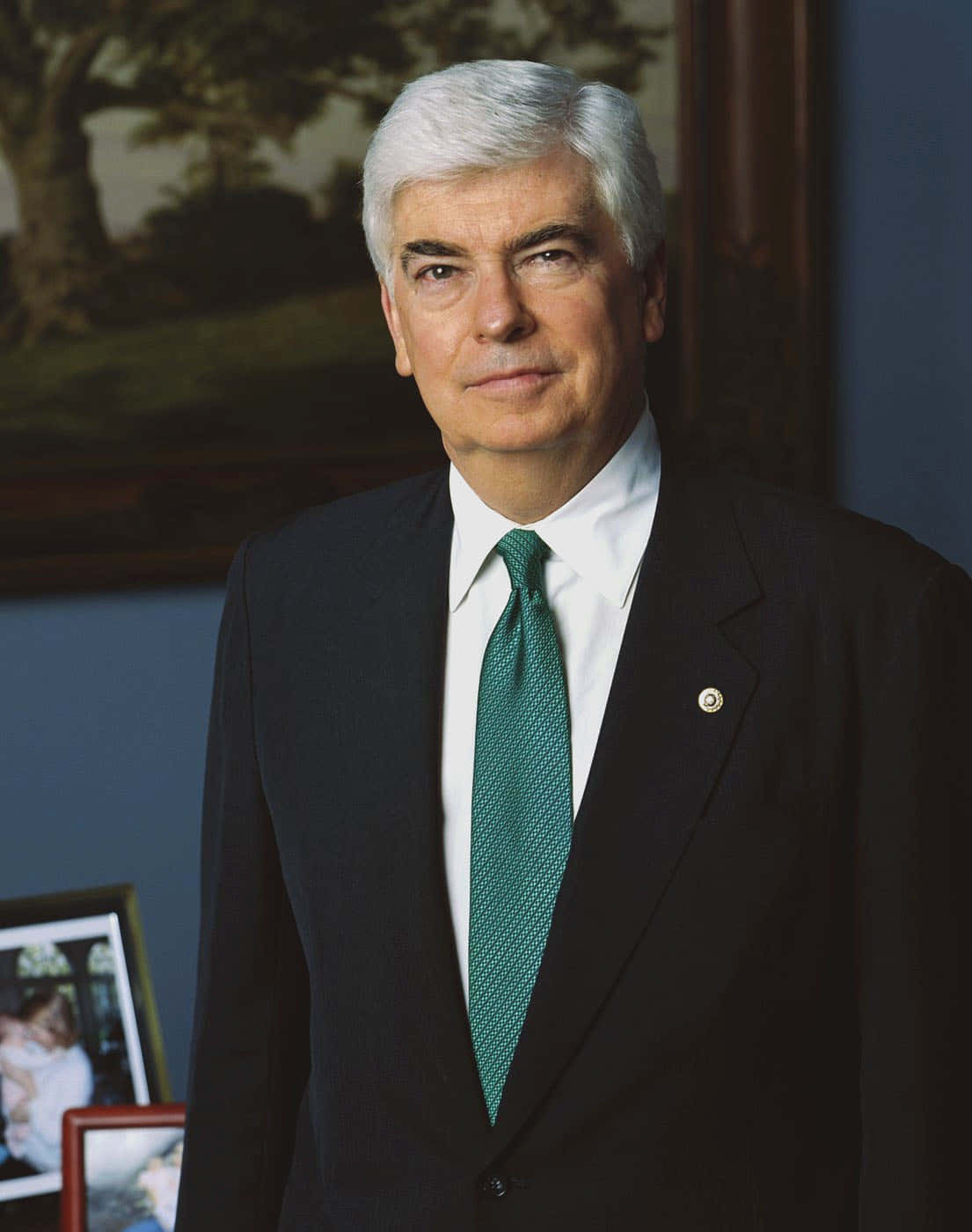 Christopher Dodd, dark suit, green tie, HD Phone Wallpaper