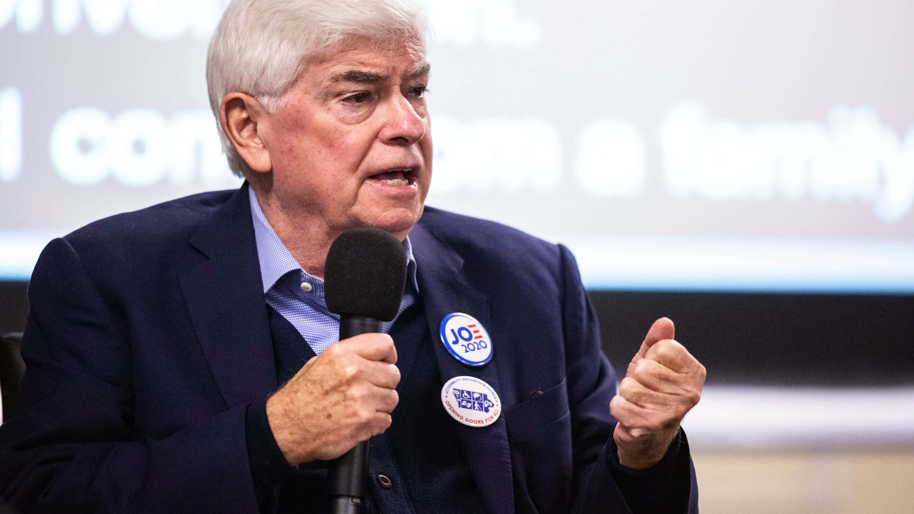 Christopher Dodd, white hair, microphone, 2K Desktop Wallpaper