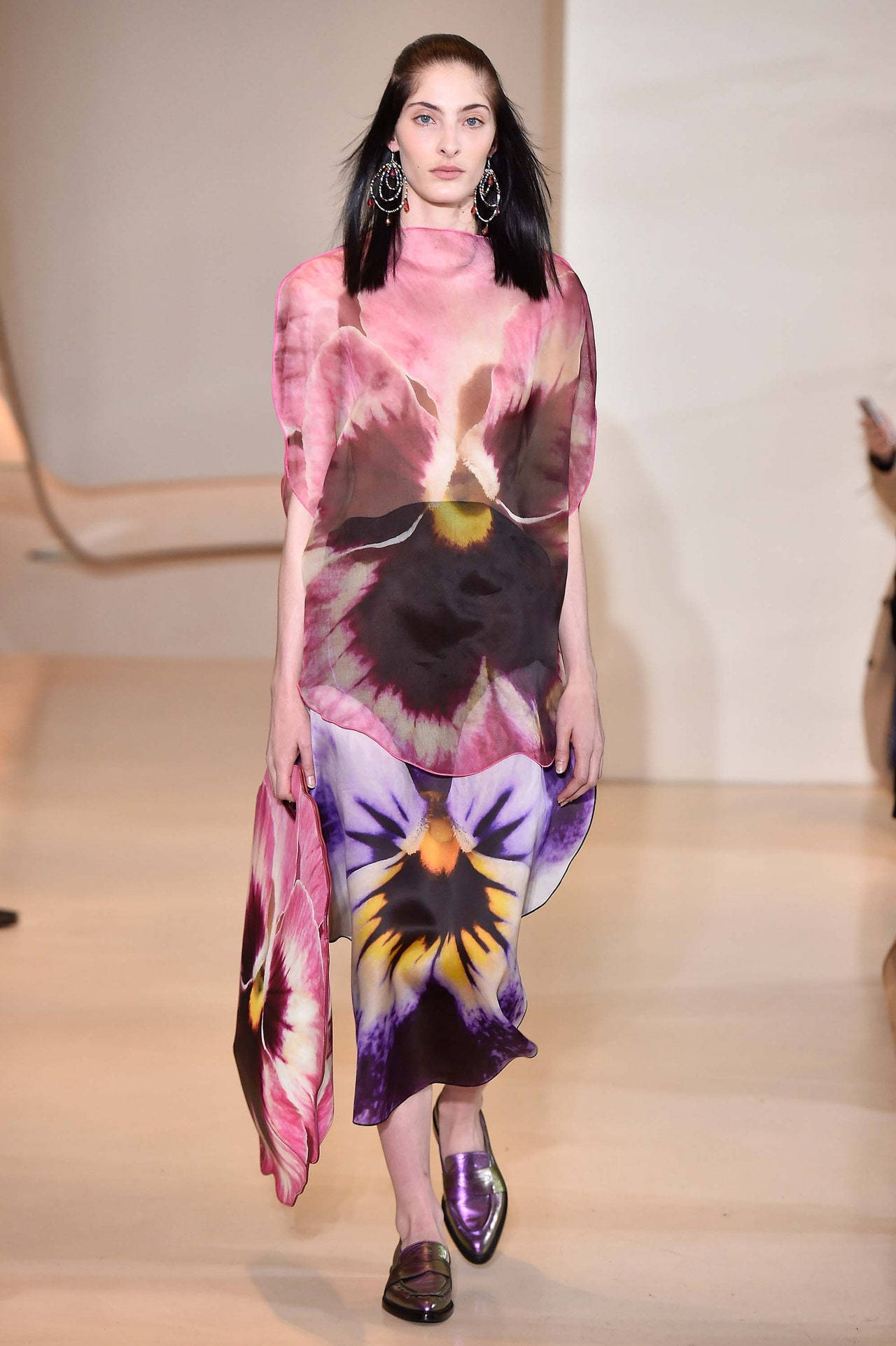 Christopher Kane, sheer floral dress, pansy flowers, Full HD Phone Wallpaper