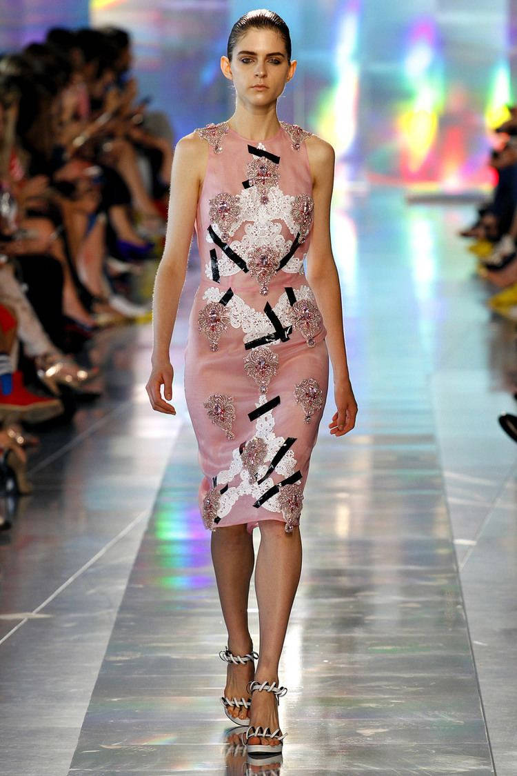 Christopher Kane, pink beaded lacey dress, white floral embroidery, SD Phone Wallpaper