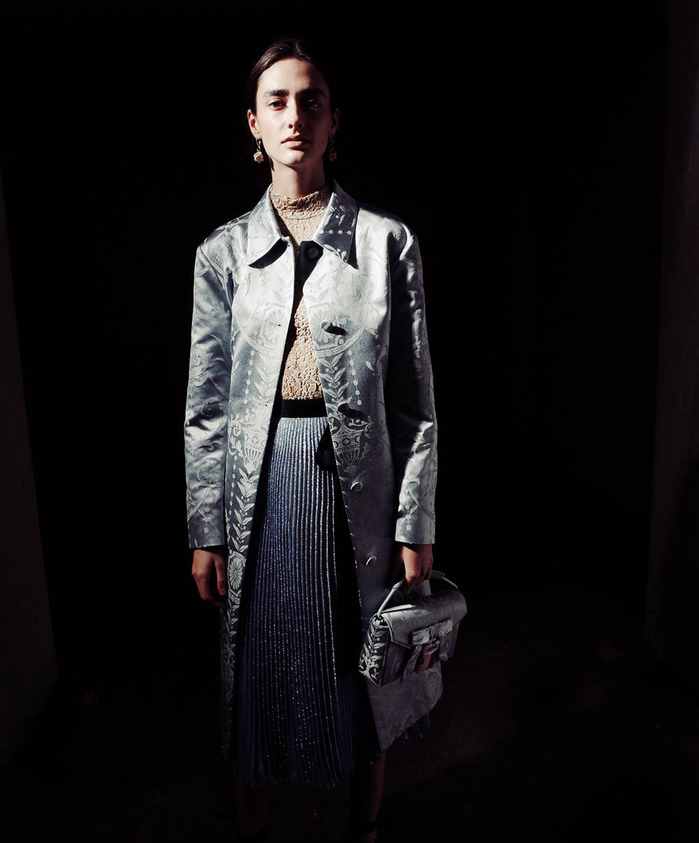Christopher Kane, silver coat, shimmering silver patterned coat, SD Phone Wallpaper