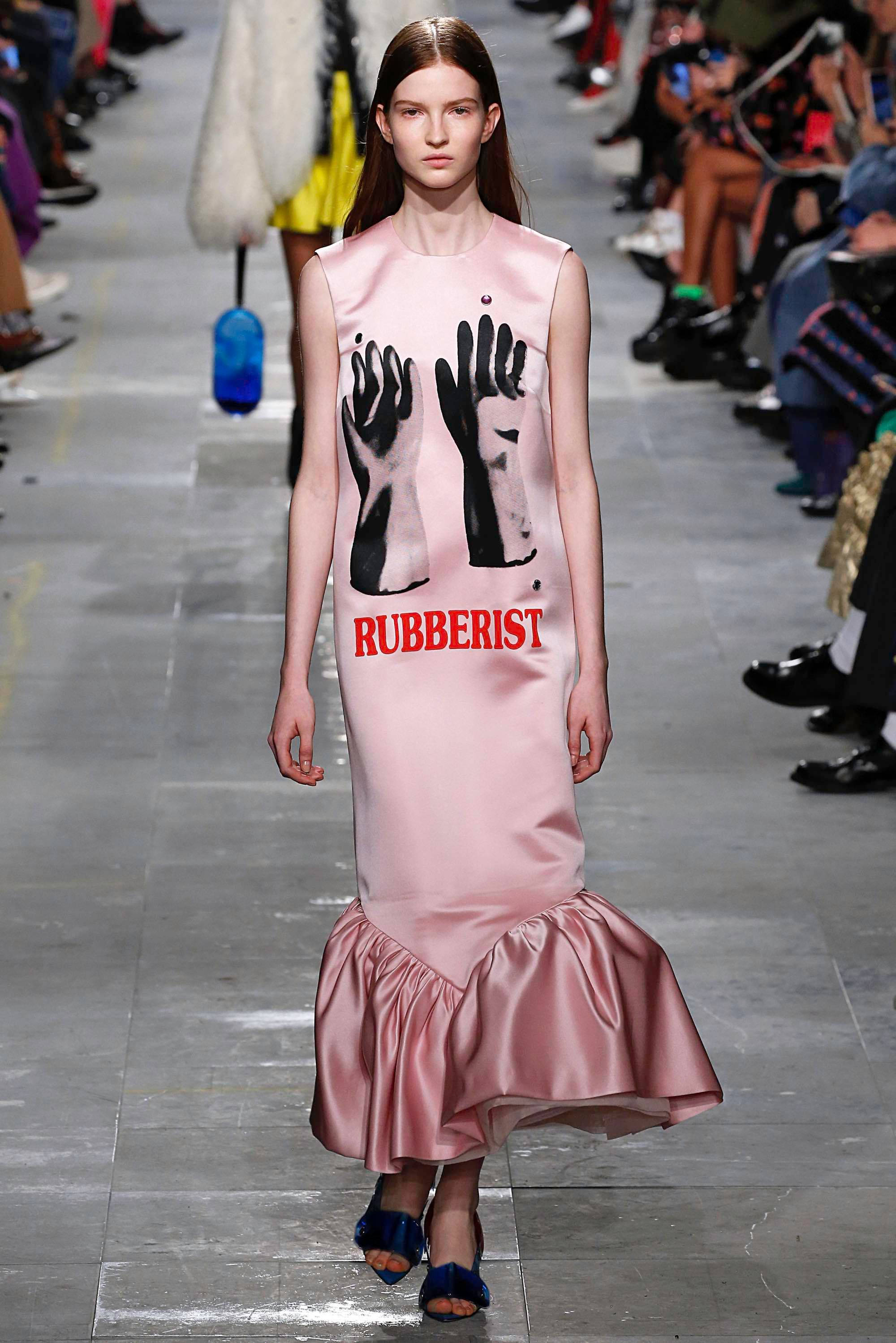 Christopher Kane, pink rubberist dress, pink satin dress, 2K Phone Wallpaper