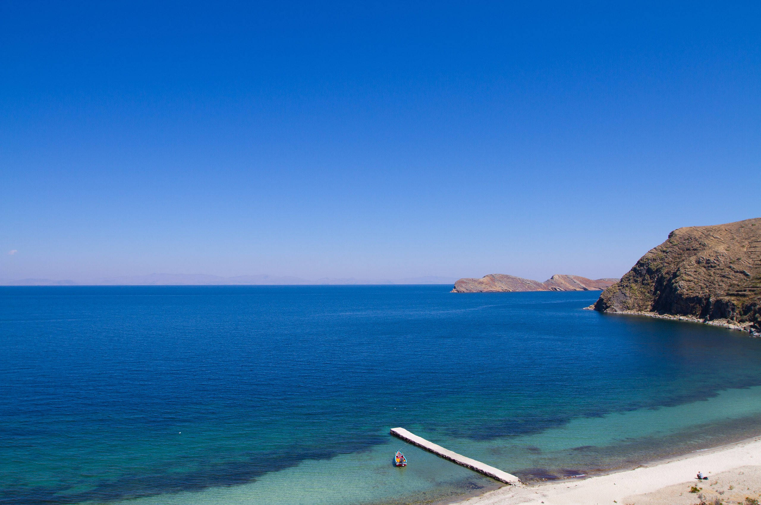 island themed, coastal cove, turquoise waters, 2K Desktop Wallpaper