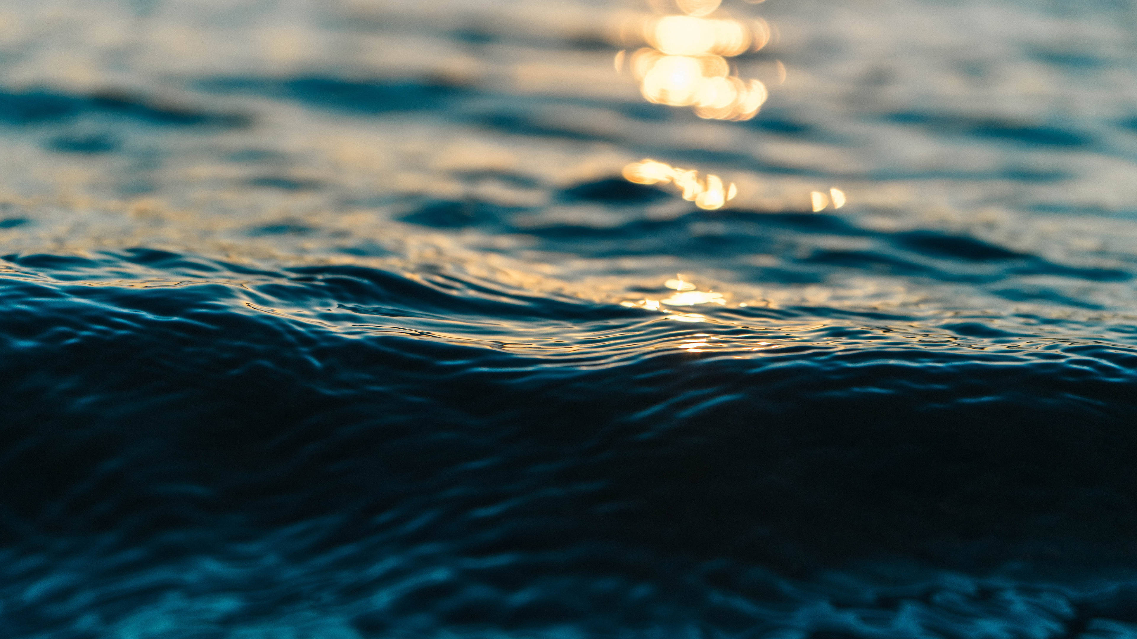 Dark Blue Water Chromebook, ocean water, golden sunlight, 4K Desktop Wallpaper