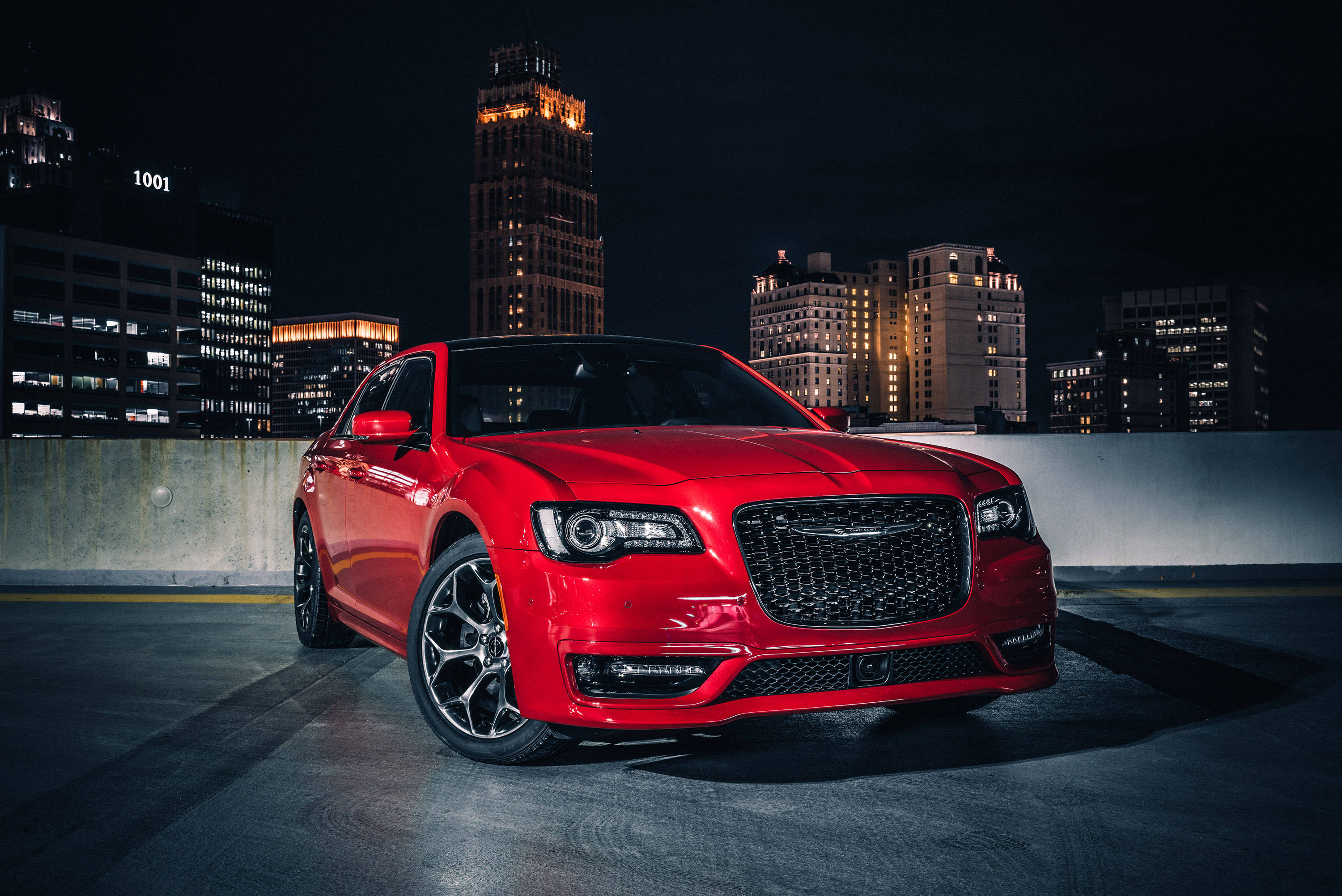 Chrysler 300 S, glossy red, city lights, 2K Desktop Wallpaper