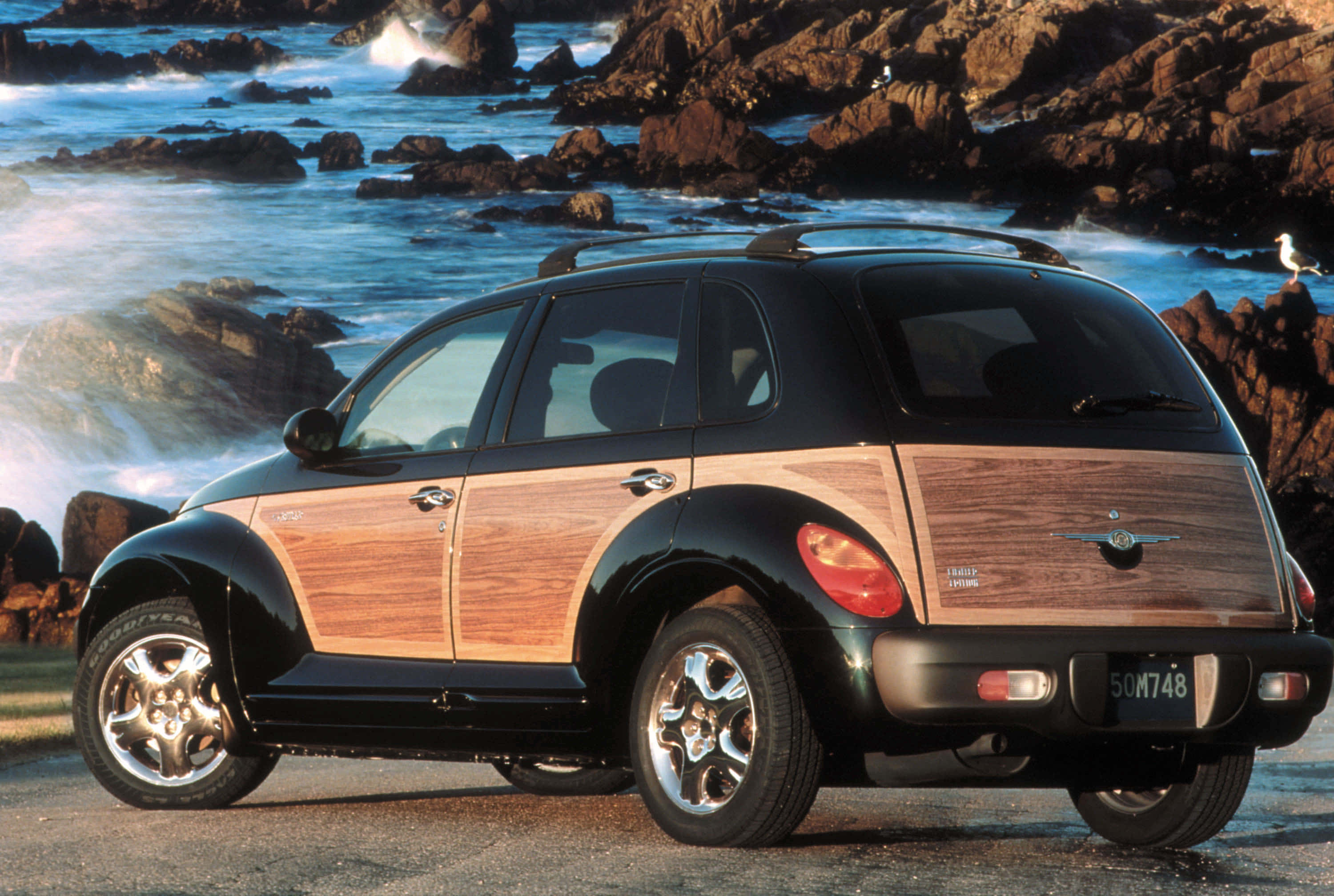 Chrysler PT Cruiser, wood paneling, black, 2K Desktop Wallpaper