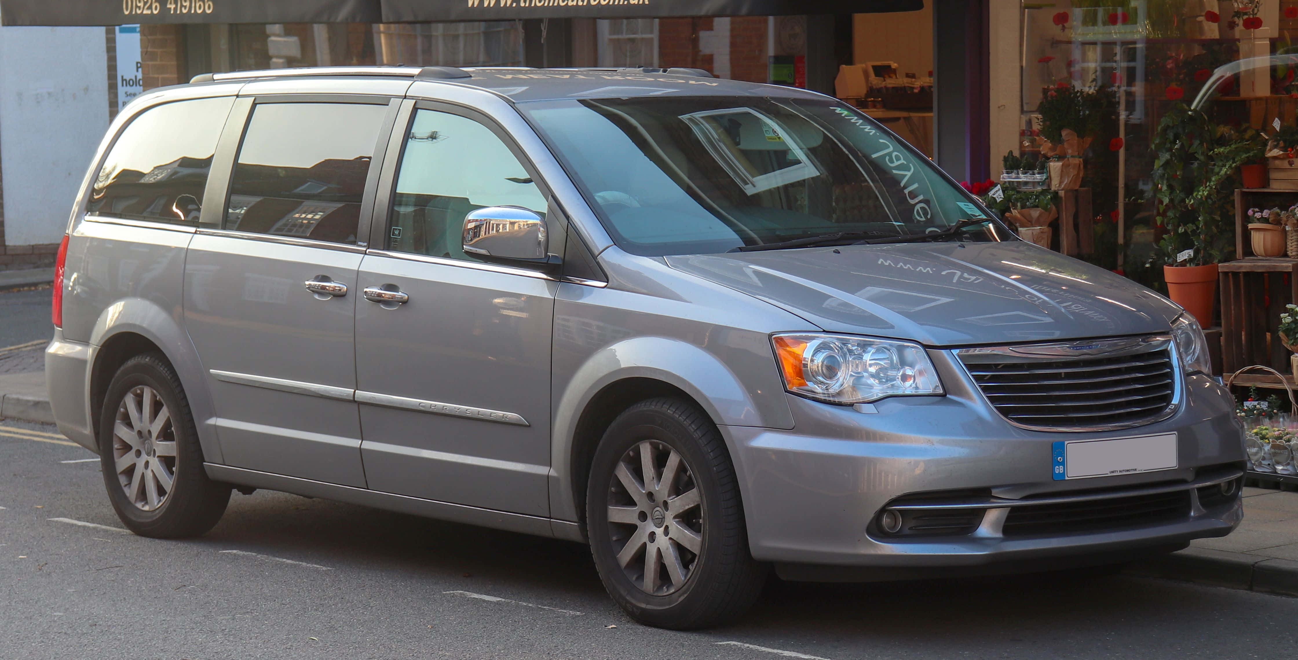 Chrysler Voyager, silver, city street, 4K Desktop Wallpaper