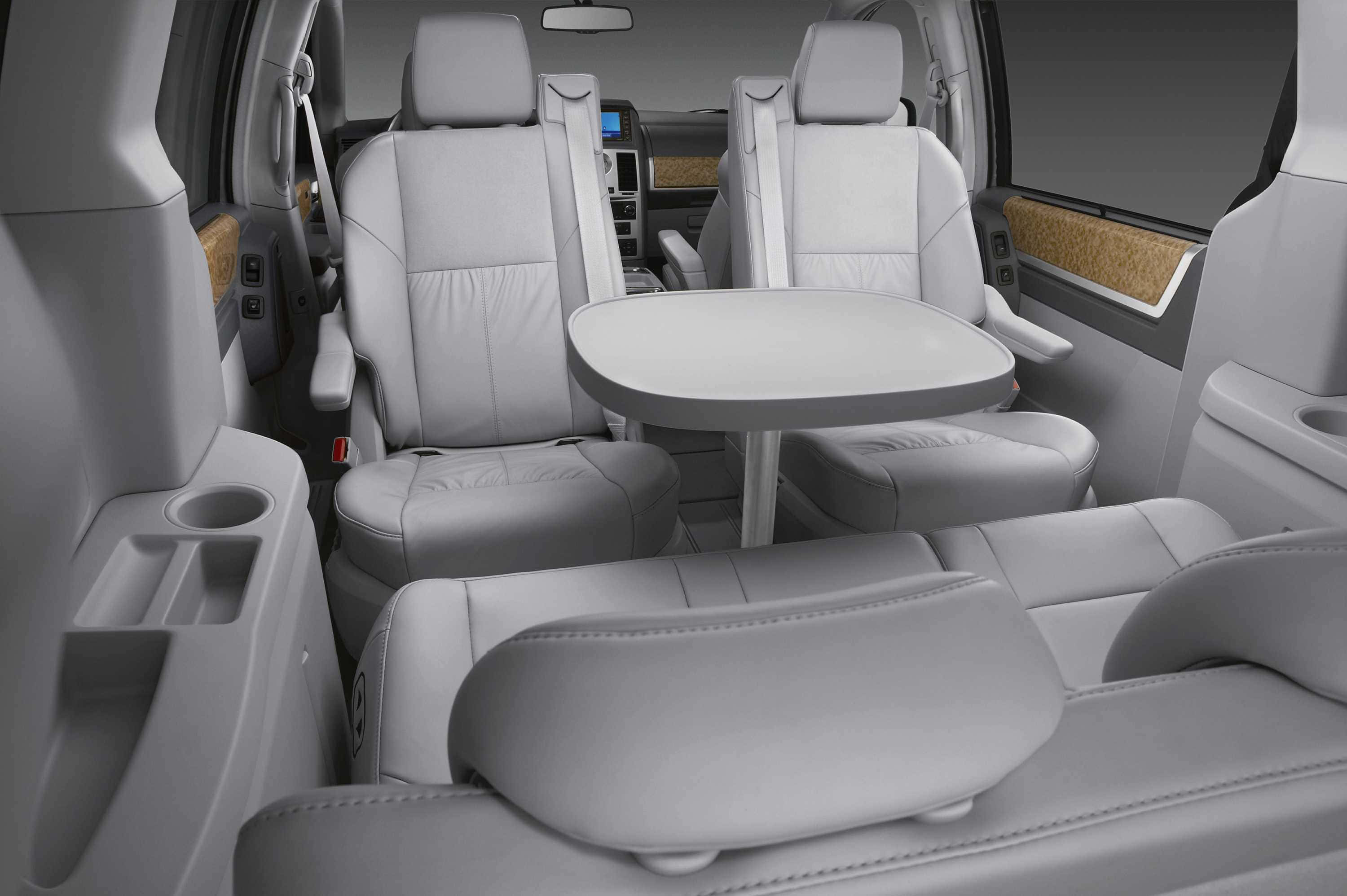 Chrysler Voyager, white leather interior, fold-down table, 2K Desktop Wallpaper