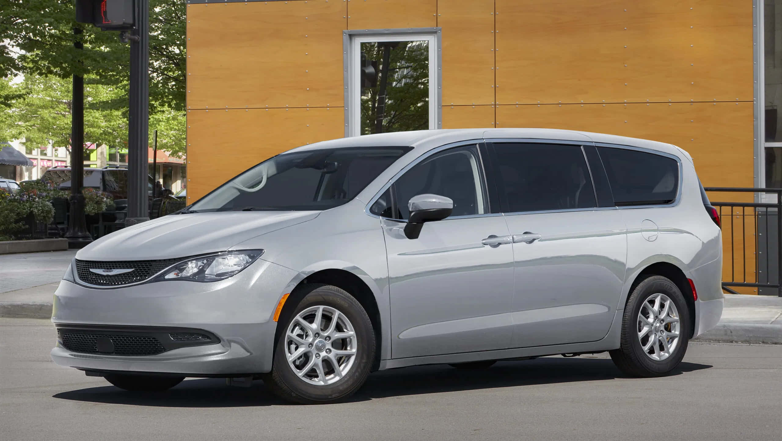 Chrysler Voyager, silver, city street, 2K Desktop Wallpaper